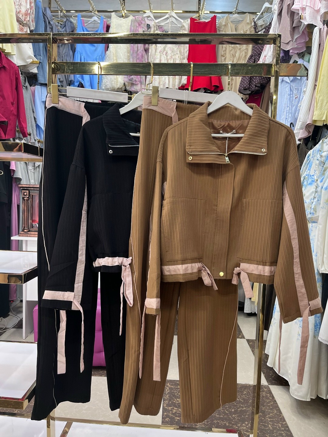 костюмы брючные,костюм бежевый,женские костюмы,костюмы женские летние