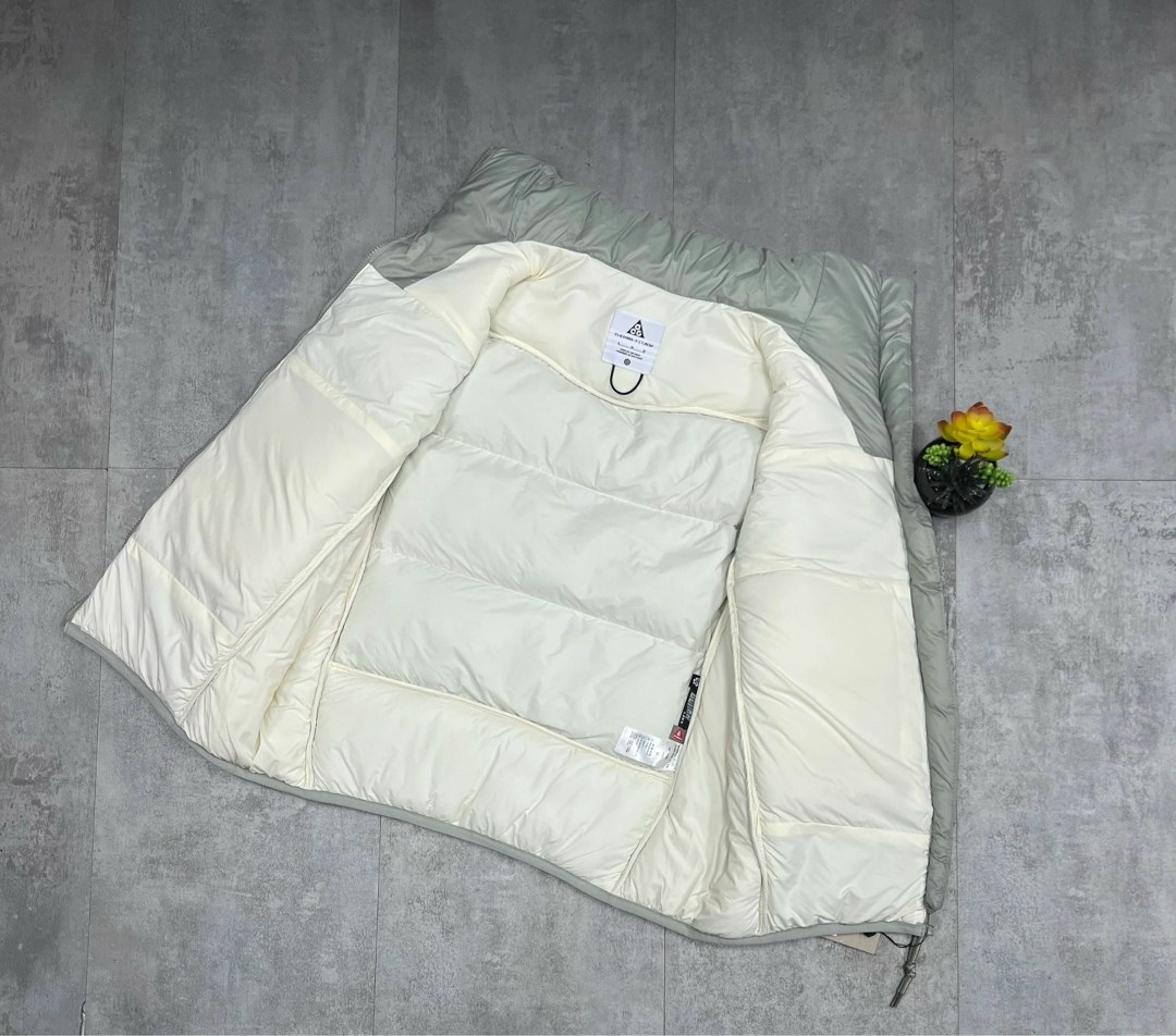 жилетка утепленная демисезонная безрукавка,двухсторонняя жилетка,жилетка утепленная демисезонная,жилет на синтепоне,жилетка nike acg