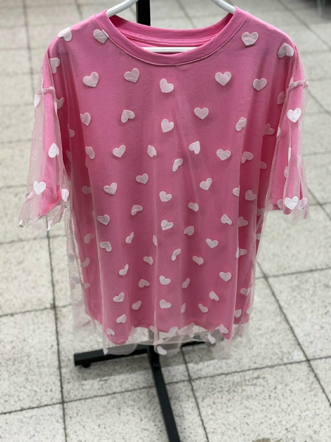 футболка женская,футболка с сердечками,футболки женская оверсайз,майка с сердечками