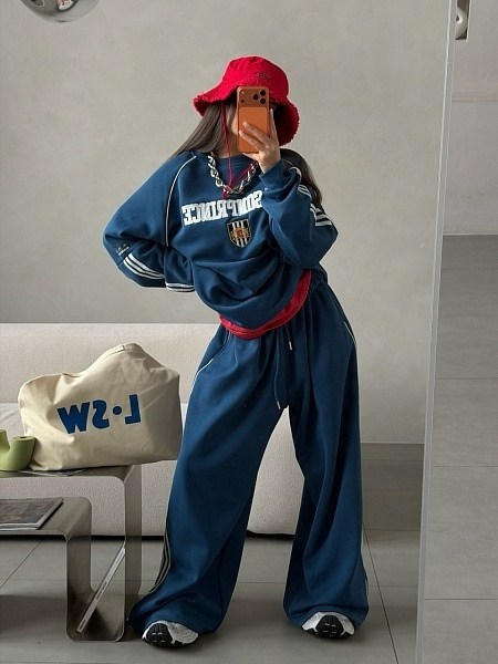 спортивный костюм,женский спортивный костюм,спортивный костюм синего цвета,одежда спортивная