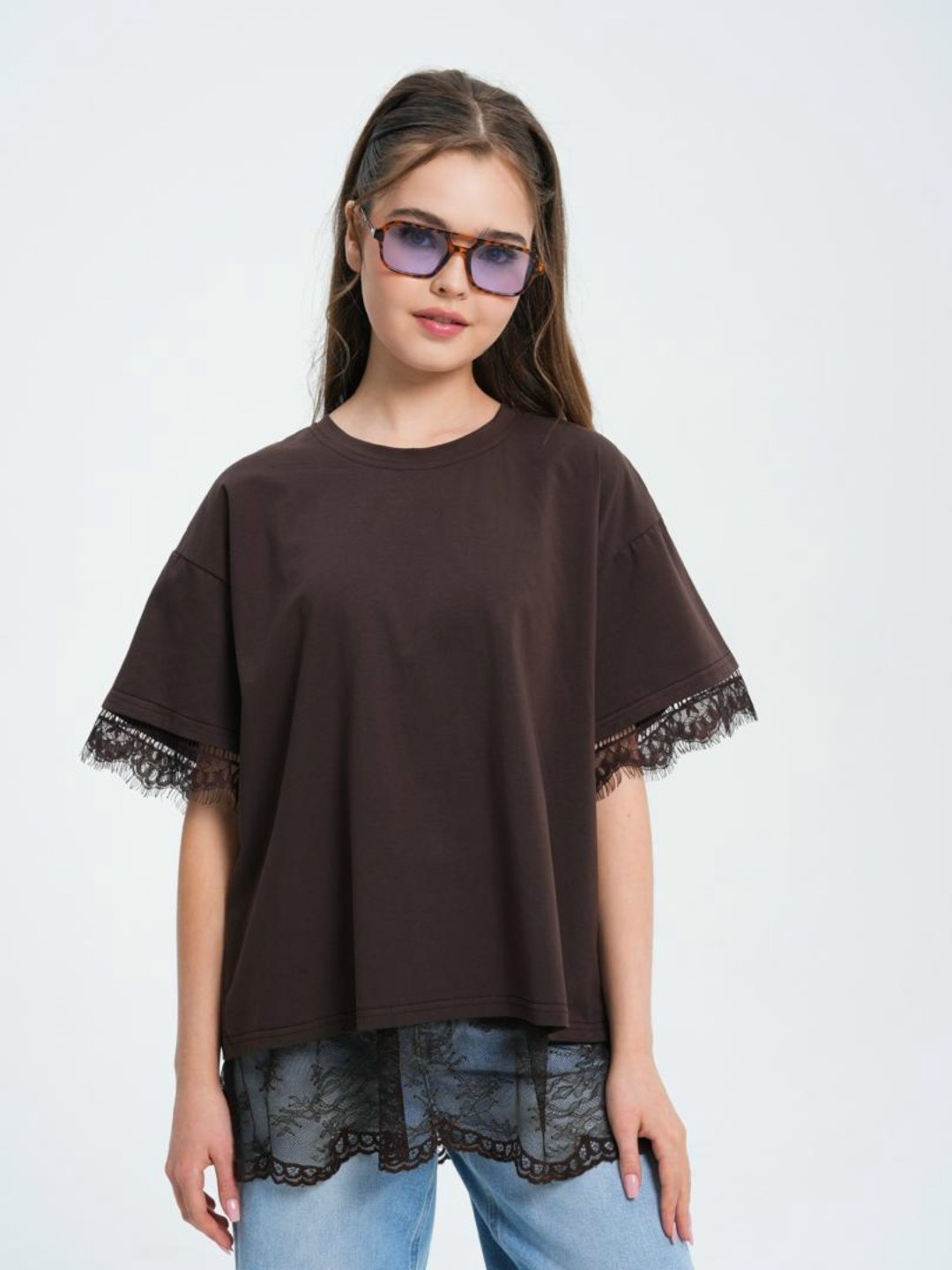 футболка с кружевами,кружевная футболка,футболка с кружевной отделкой,черная футболка с кружевом,удлинённая футболка из хлопка с кружевом по низу ld 3083