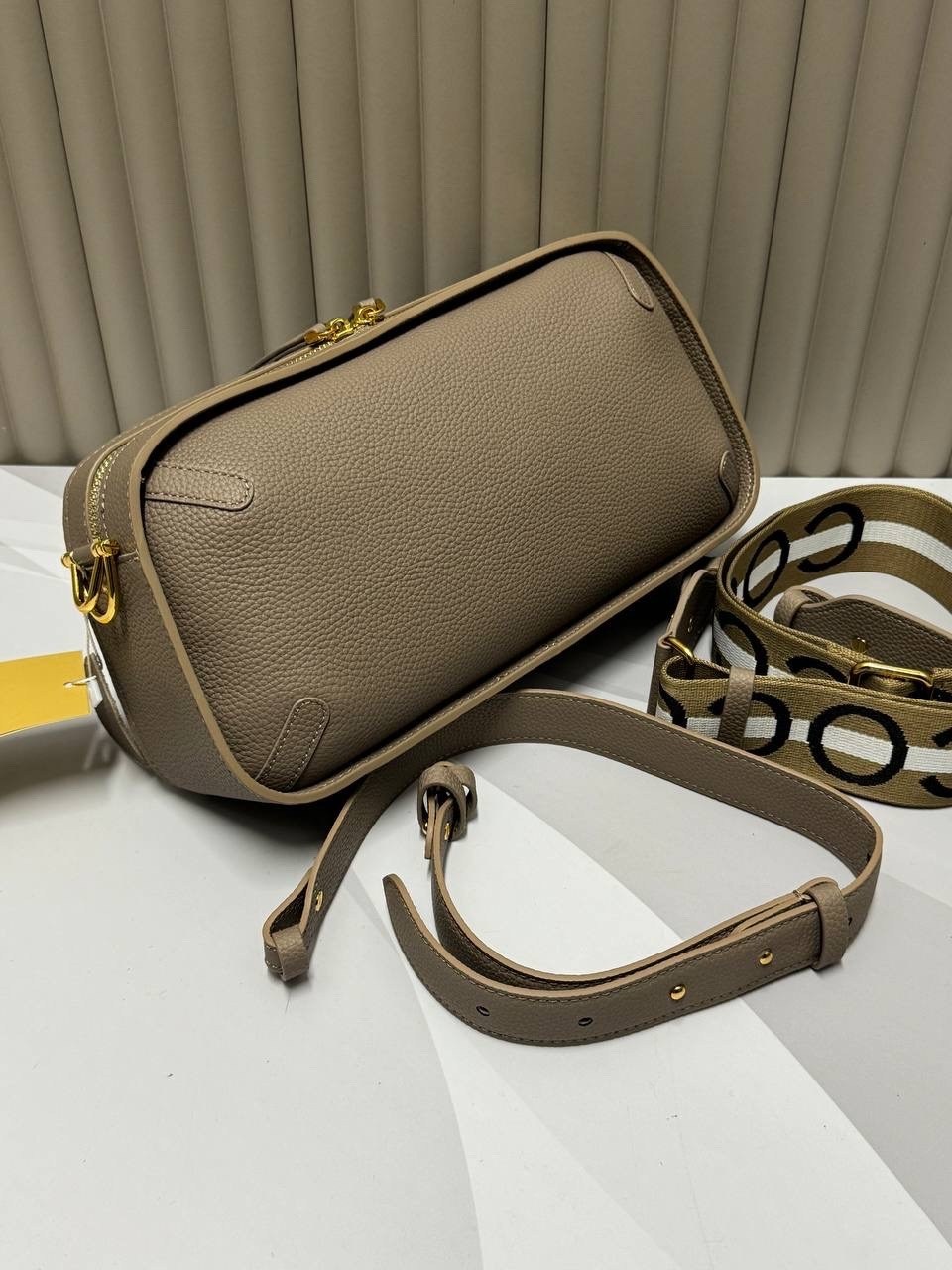 сумка coccinelle,coccinelle сумка кросс-боди,сумка кросс-боди женская coccinelle es5 15 02 01 бордовый,сумка женская через плечо coccinelle,сумка coccinelle lea цвет коричневый