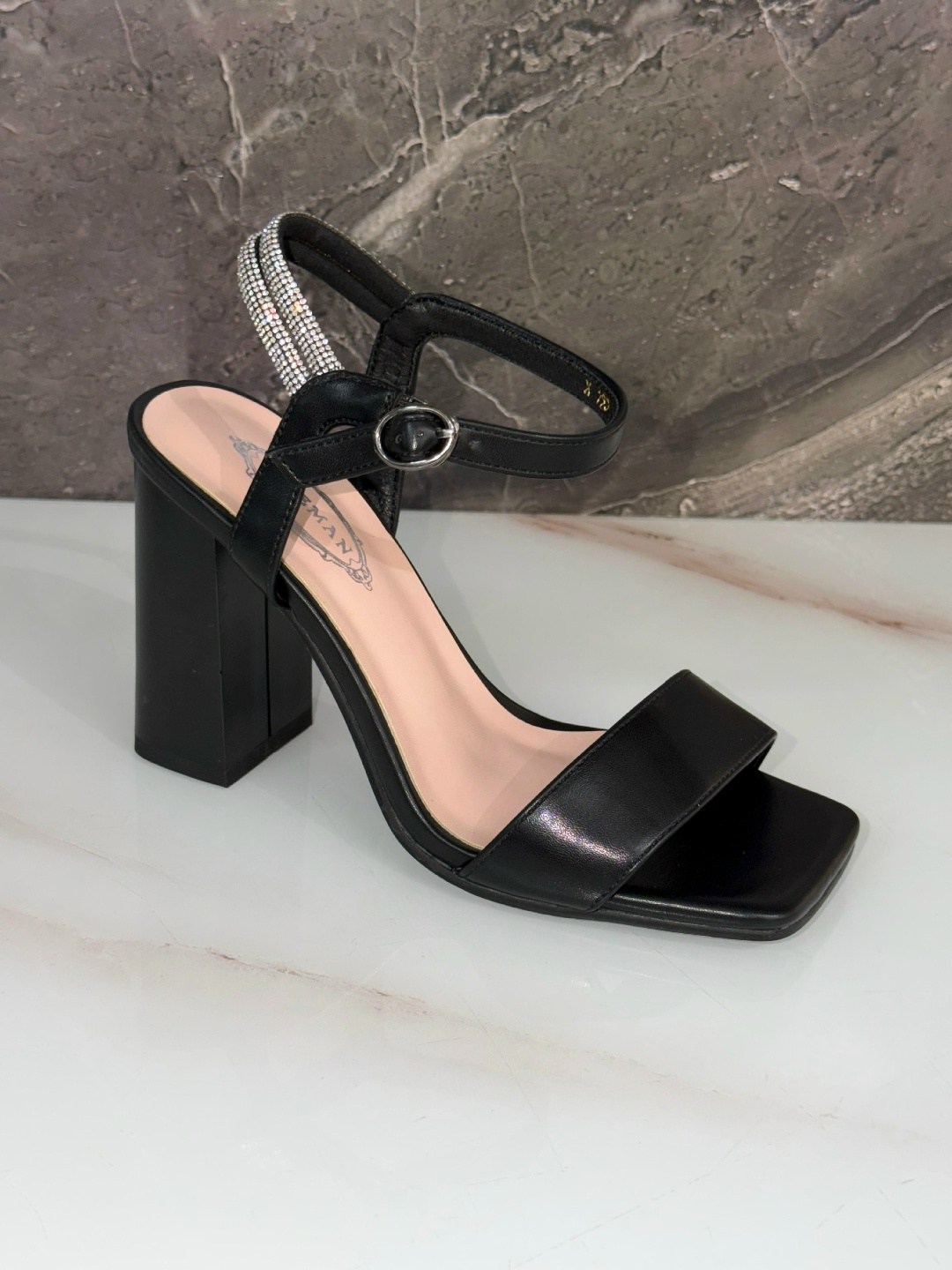 ,женские босоножки,стильные босоножки,сандалии босоножки,босоножки на каблуках