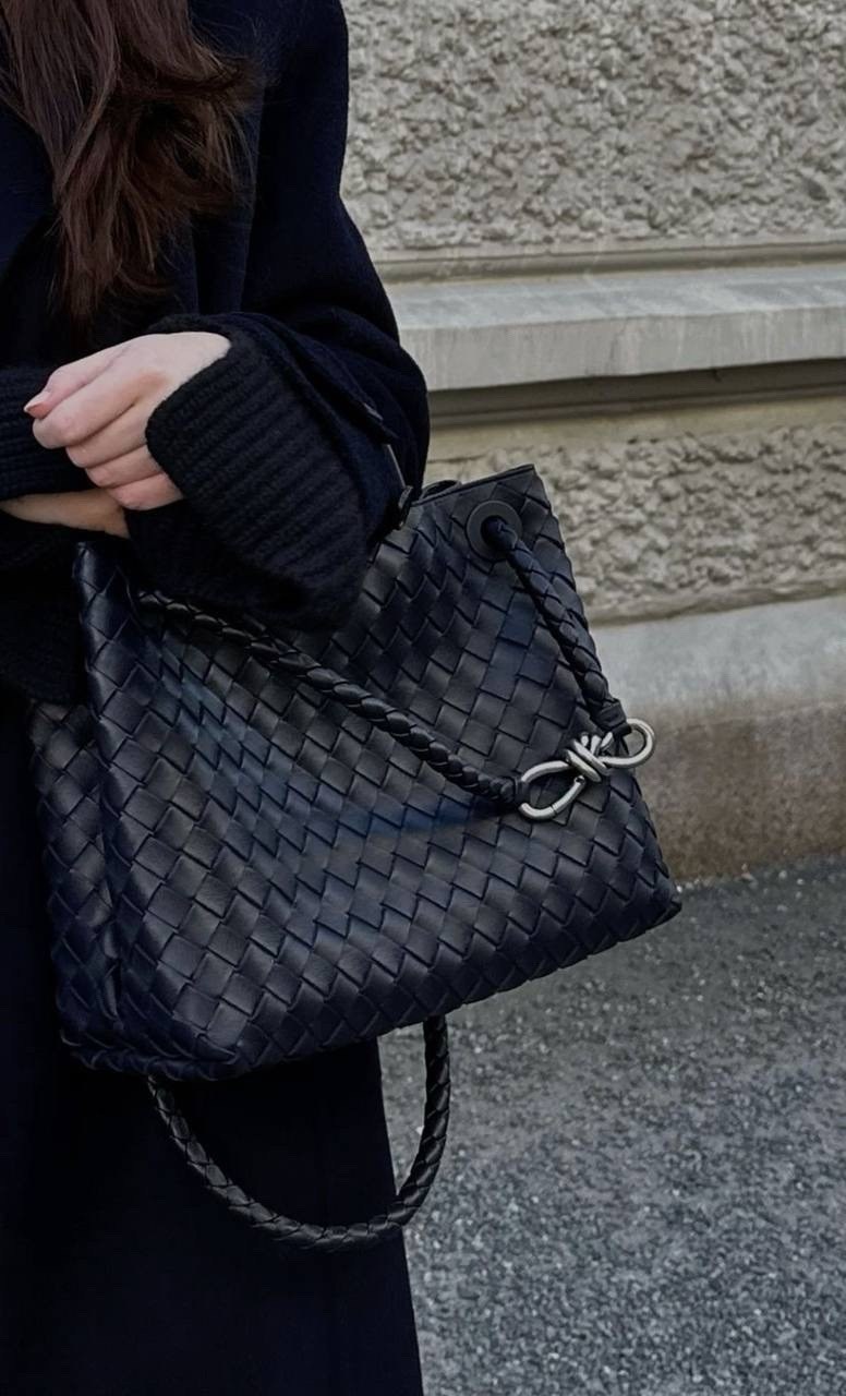 сумка bottega veneta,женская сумка bottega veneta,сумка тоут bottega veneta,bottega veneta сумки 2026,bottega veneta bag