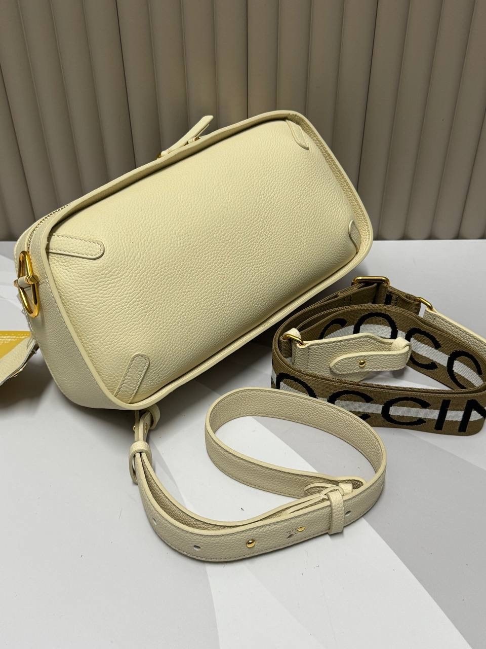 сумка coccinelle,coccinelle сумка кросс-боди,сумка кросс-боди женская coccinelle es5 15 02 01 бордовый,сумка женская через плечо coccinelle,сумка coccinelle lea цвет коричневый