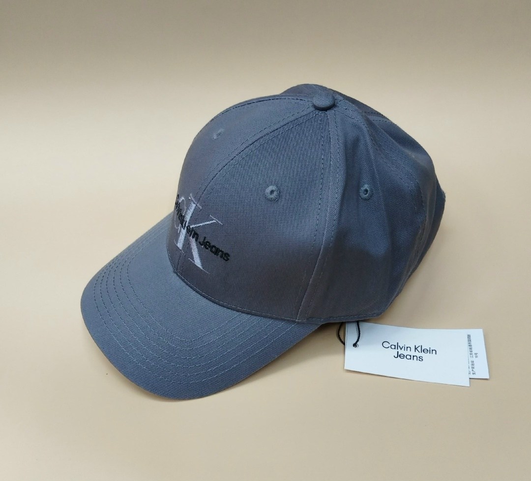 бейсболка calvin klein бейсболка,кепка кельвин кляйн белая,бейсболка calvin klein,кепка кельвин кляйн,стильные брендовые кепки