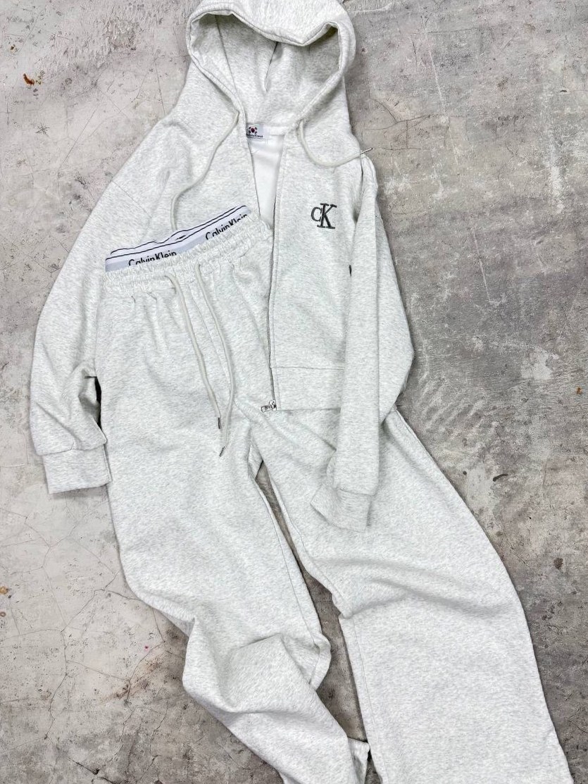 спортивный костюм кельвин кляйн оригинал,серый спортивный костюм кельвин кляйн,костюм спортивный,спортивный костюм кельвин кляйн,спортивный костюм calvin klein