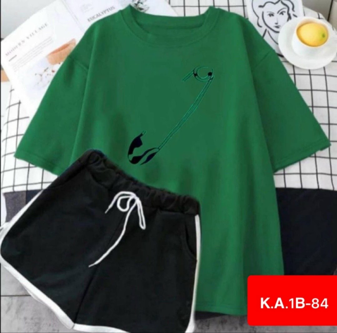 комплект одежды женские,комплект одежды,,женские костюмы,костюм шорты и футболка