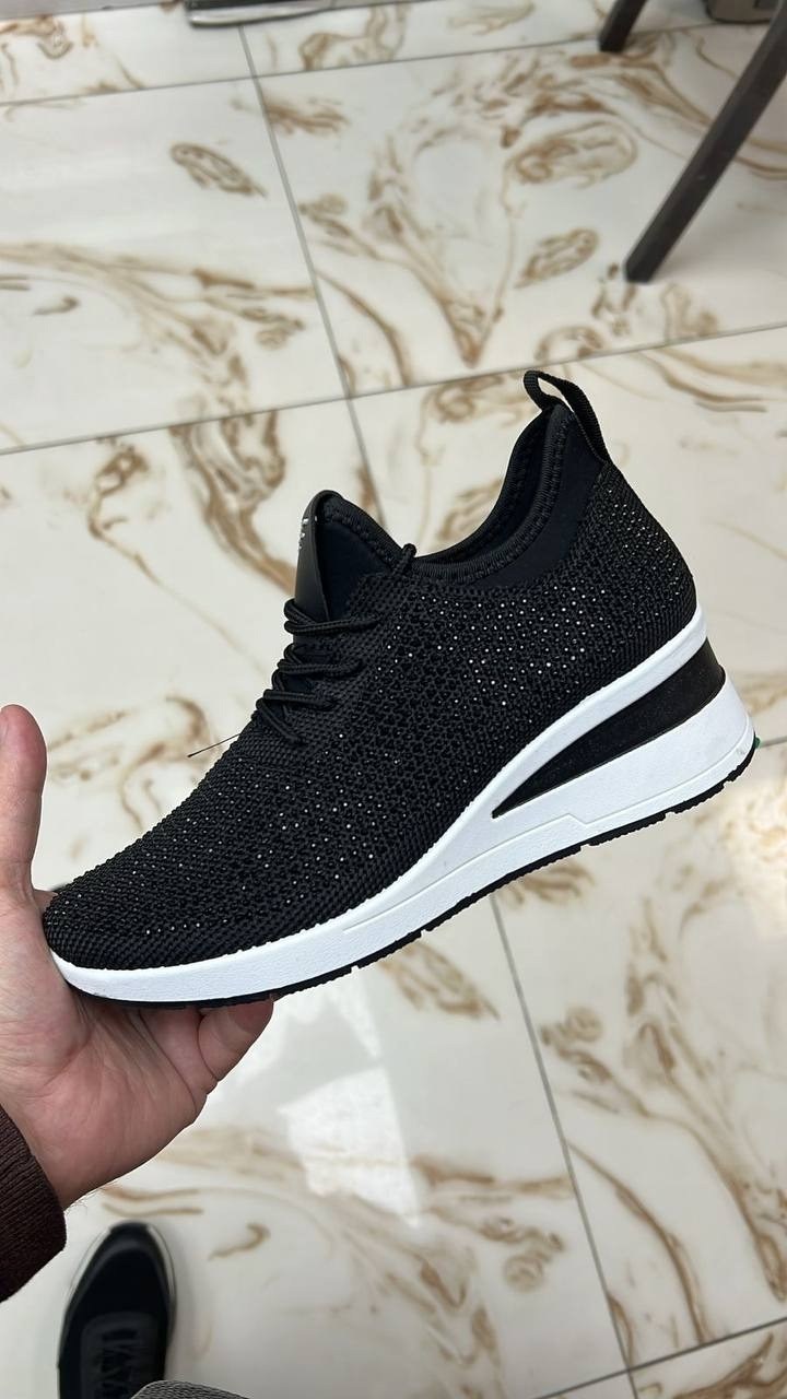 кроссовки женскиe,кроссовки,кроссовки для женщин,спортивная ,кроссовки модные