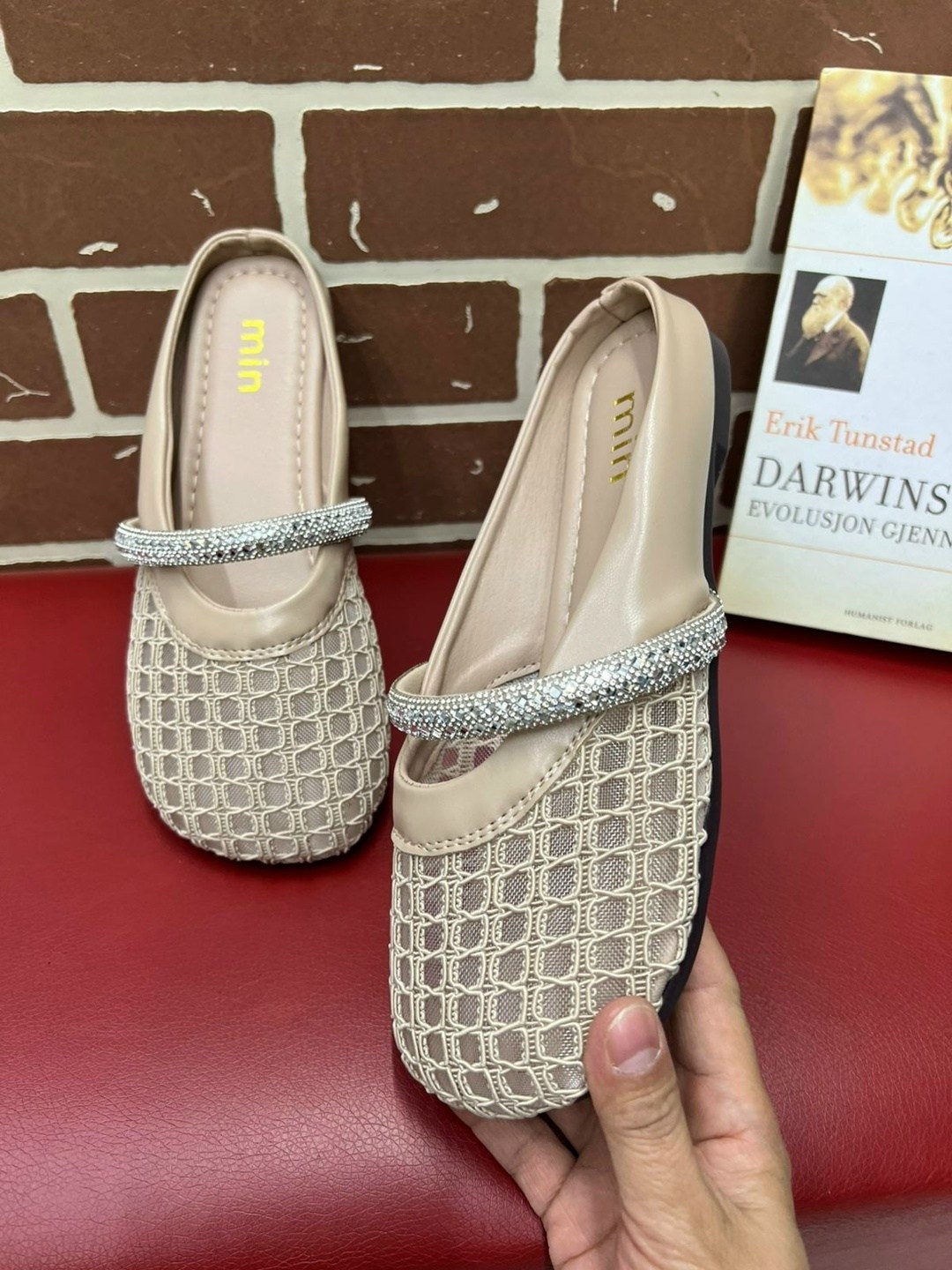 ,женская ,модные шлепанцы,летняя женская ,модные тапочки