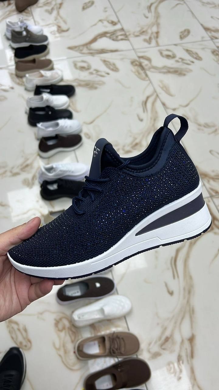 кроссовки женскиe,кроссовки,кроссовки для женщин,спортивная ,кроссовки модные