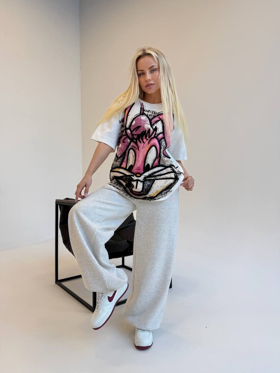 футболки женская,футболка варенка оверсайз с принтом bugs bunny,футболки женская оверсайз,футболки женские с принтом,футболка с зайцем