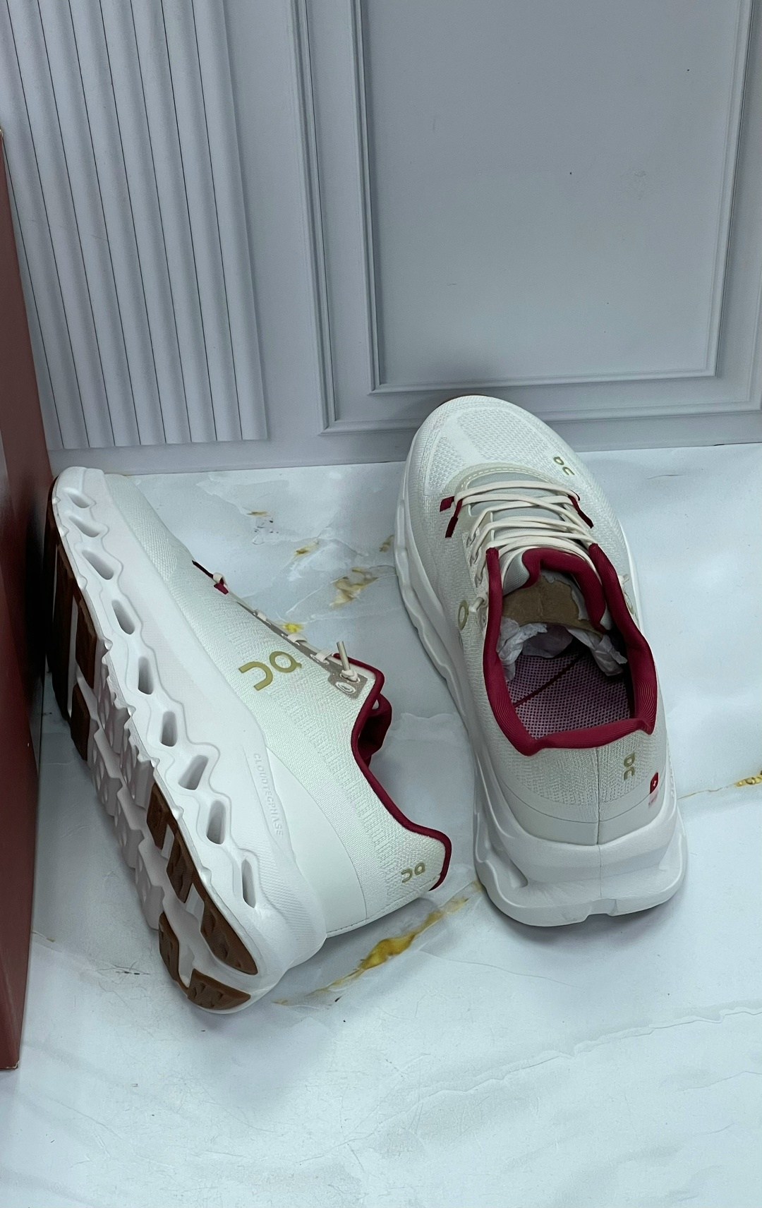 спортивная ,кроссовки on,повседневные кроссовки,кроссовки женскиe,оригинальные кроссовки