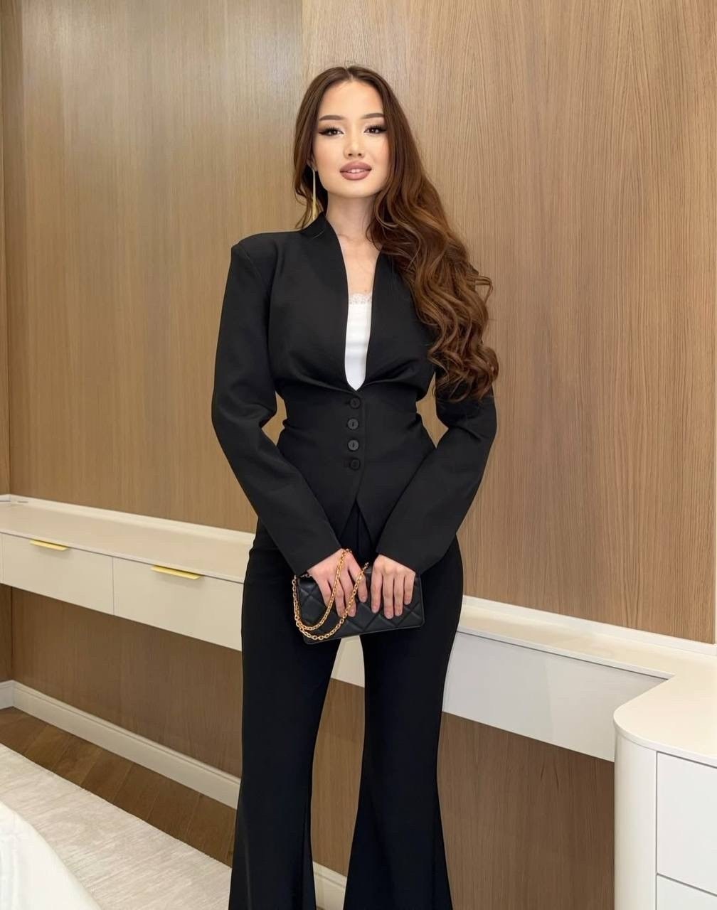 элегантный брючный костюм,брючный костюм женский,женский офисный брючный костюм,костюм брючный женский деловой,женский костюм