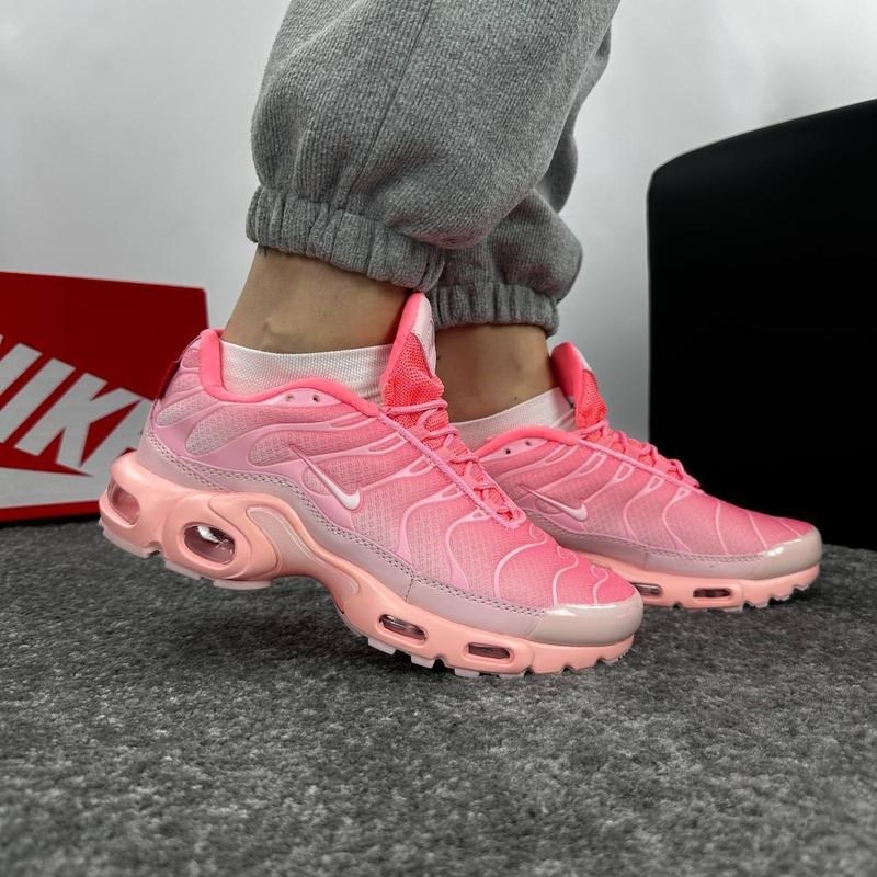 nike air max plus tn pink,женские кроссовки nike air max plus tn pink,женские кроссовки nike air max plus tn розовые,кроссовки nike air max plus tn,кроссовки спортивные air max tn plus nike
