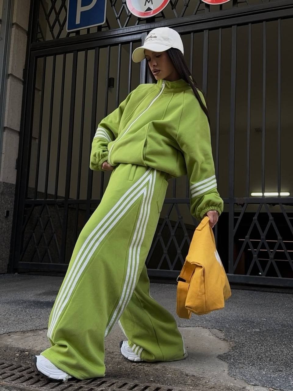 adidas womens orange tracksuit,спортивные костюм,оранжевые спортивные костюмы,adidas originals orange tracksuit,оранжевый костюм