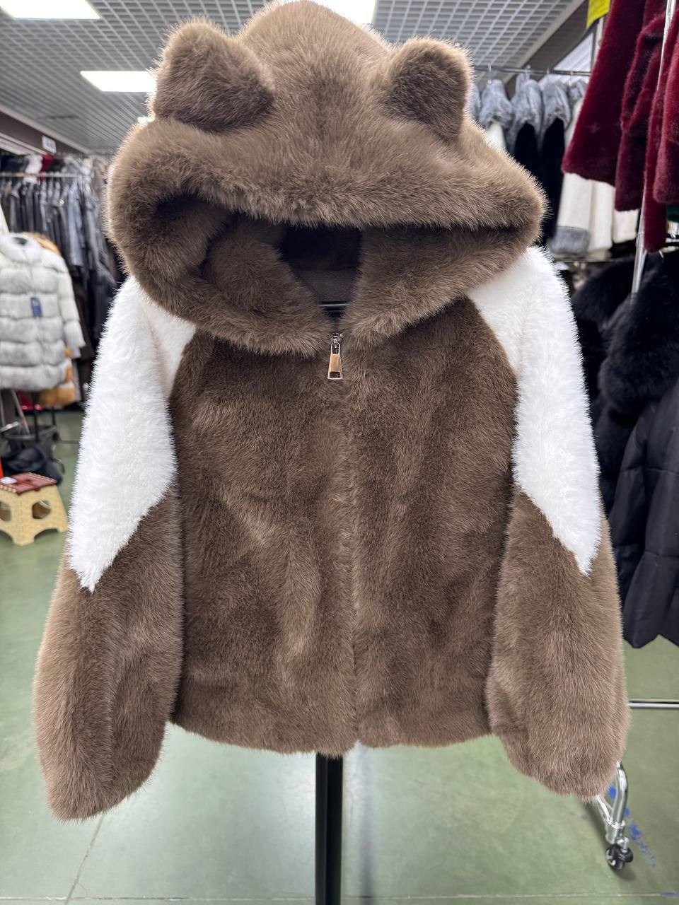 теплая куртка,теплая куртка с капюшоном,шуба детская,меховая куртка,куртка плюшевая для девочки