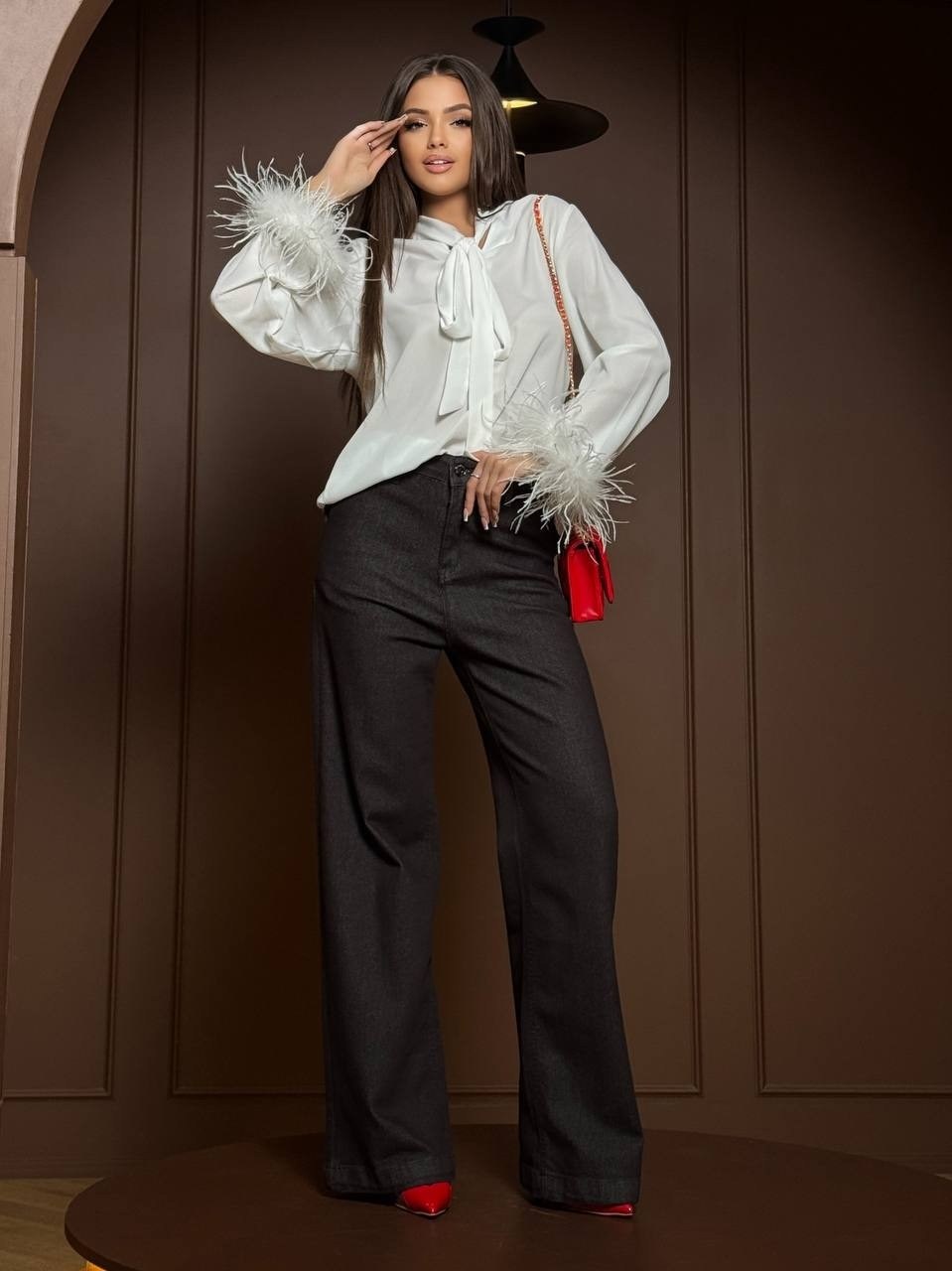 блузка с перьями,блуза с перьями,блузка стильная,блуза с перьями fashionbook,рубашка с перьями