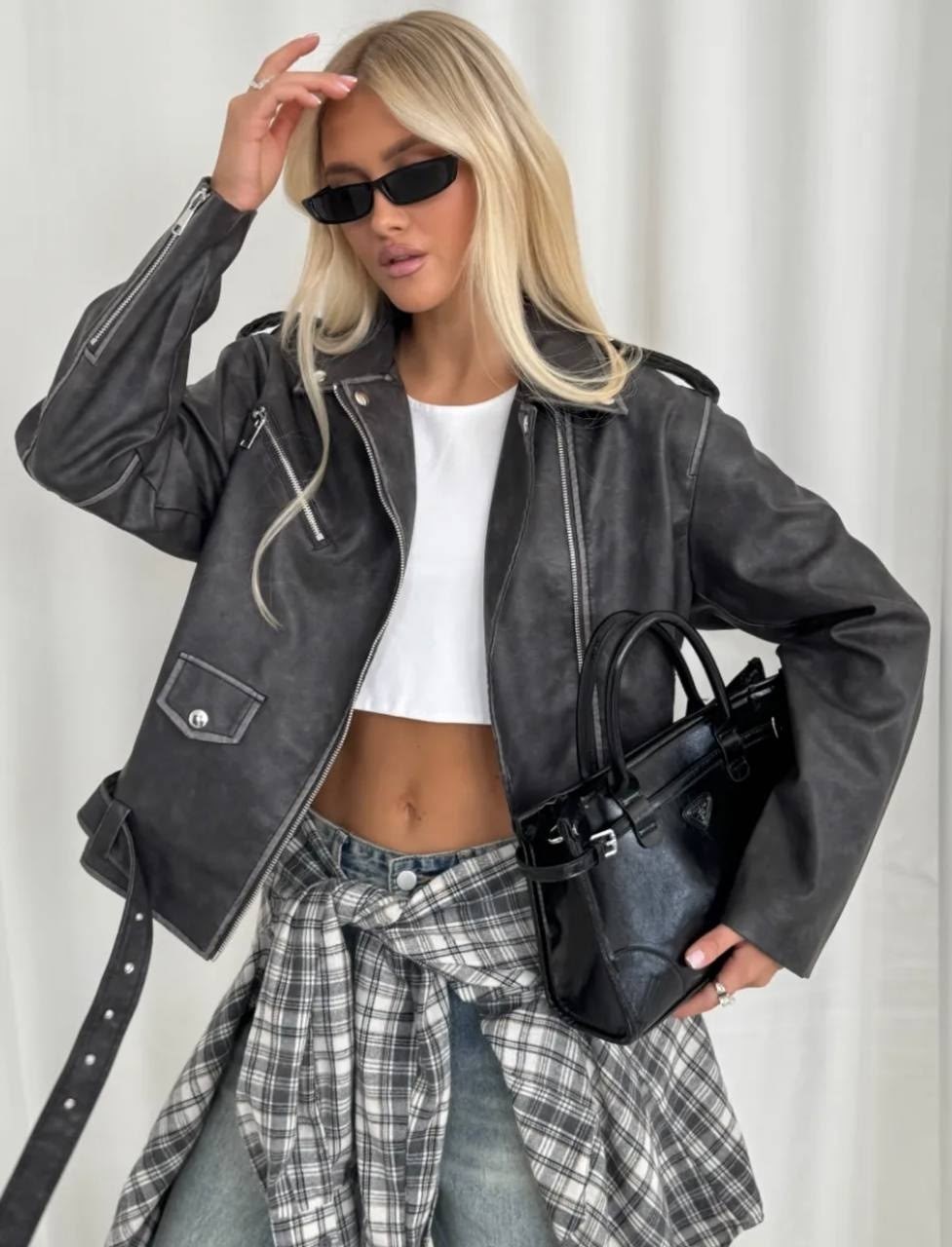 косуха куртка кожаная укороченная xr-xoroshy,женская кожаная куртка косуха оверсайз,куртка косуха,кожаная куртка косуха,косуха винтажная кожаная куртка оверсайз aftfbasic