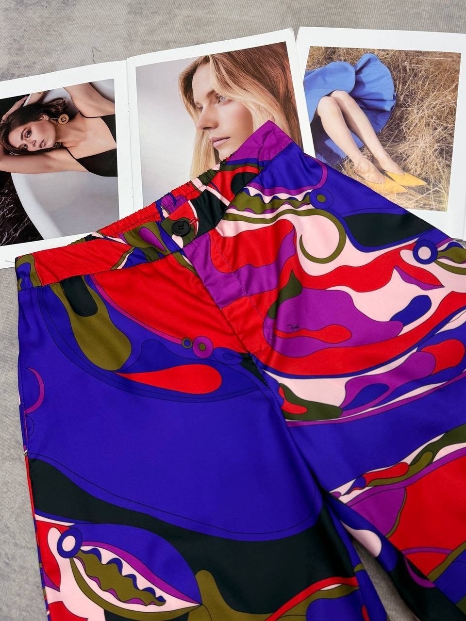 модные костюмы,костюм с принтом,костюм в пижамном стиле,брючный костюм,женский брючный костюм с принтом