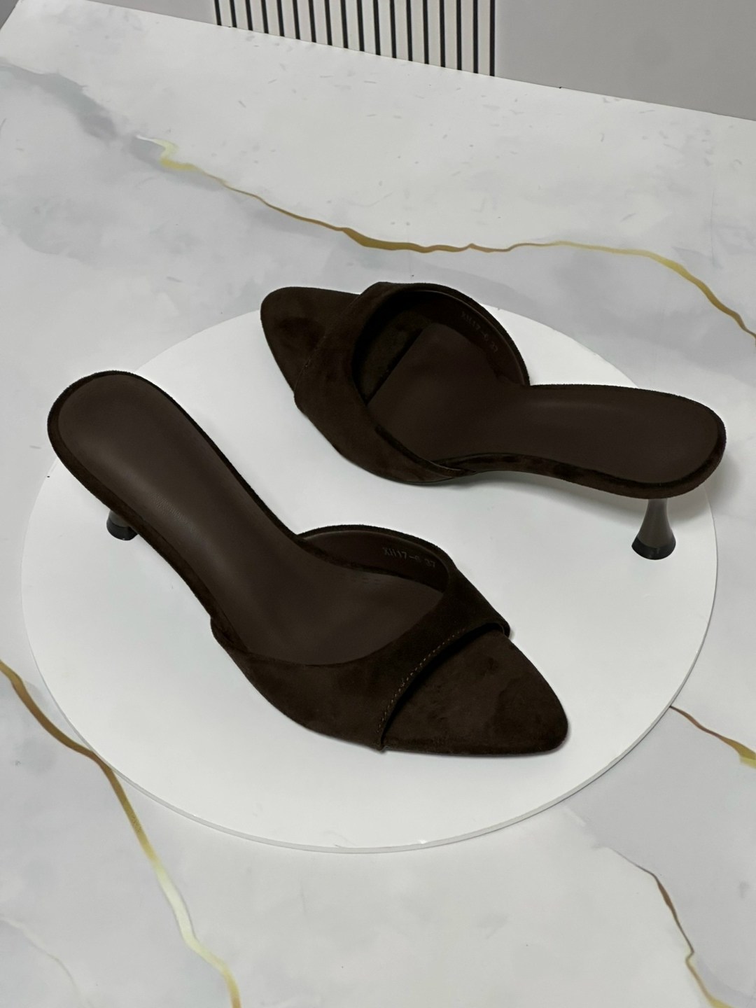 ,замшевые босоножки,босоножки на каблуках,женские шлепанцы,мюли на каблуке