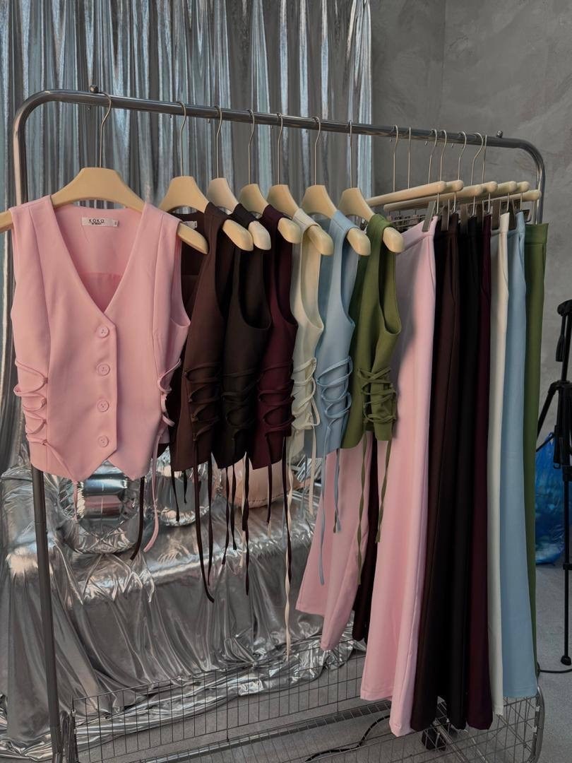 женский брючный костюм,костюм классический,модный костюм,брючный деловой костюм,костюм брючный с жилетом "какао"