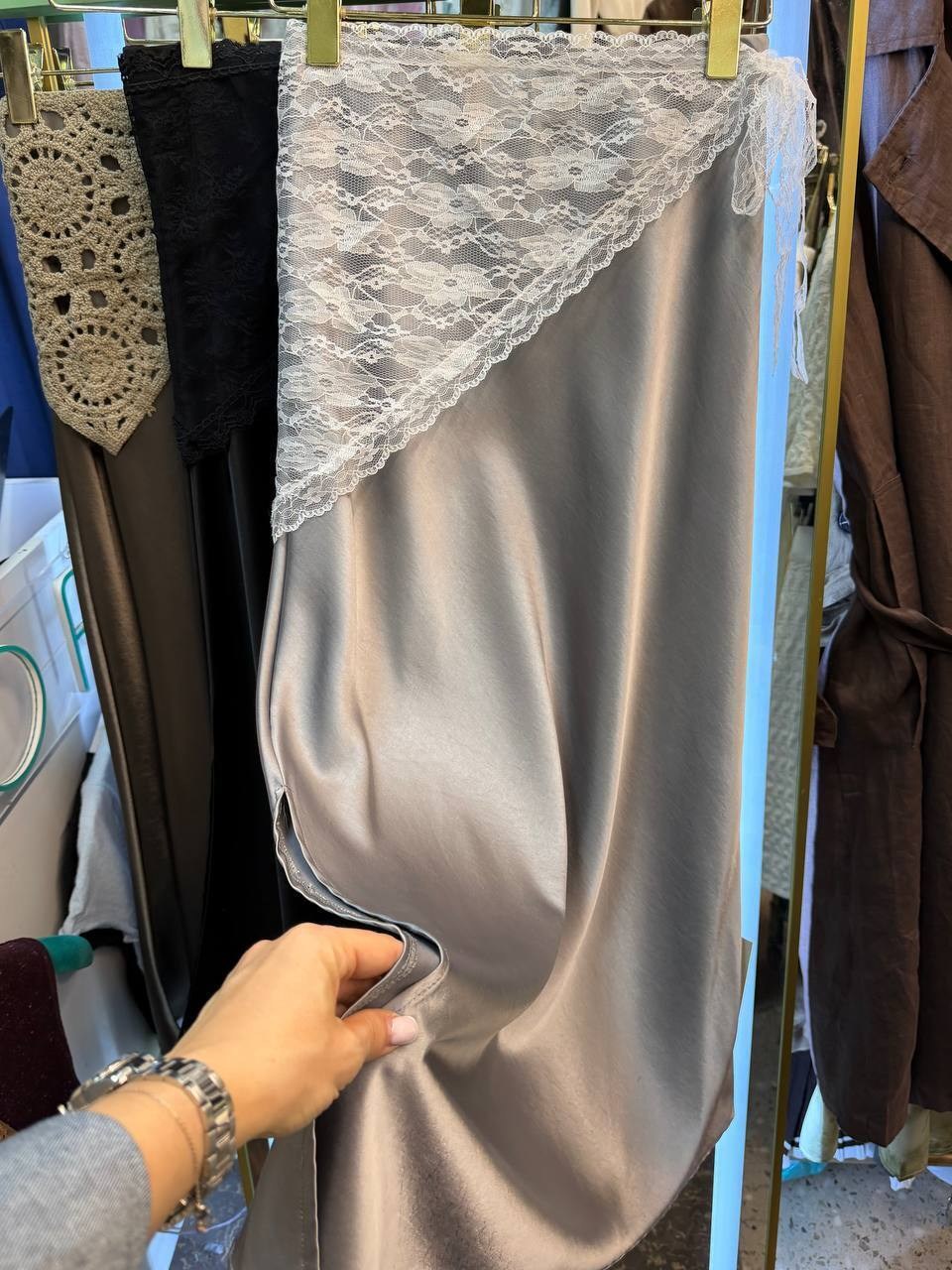 юбка с кружевами,юбка с кружевом,атласная юбка с кружевом,кружевная юбка,юбка миди с кружевом