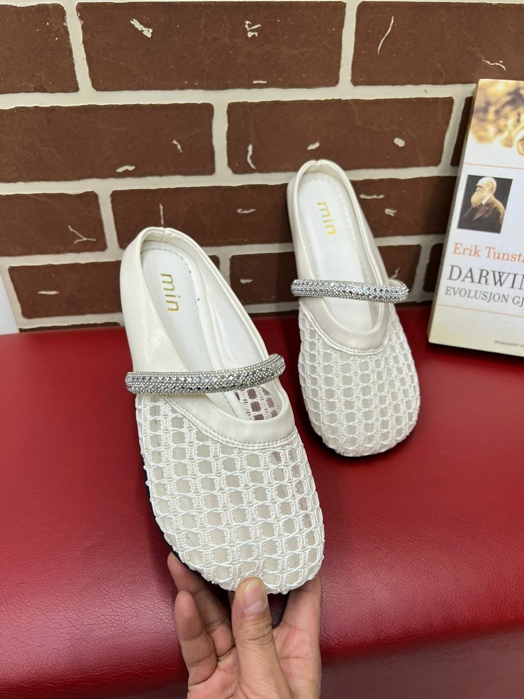 ,женская ,модные шлепанцы,летняя женская ,модные тапочки