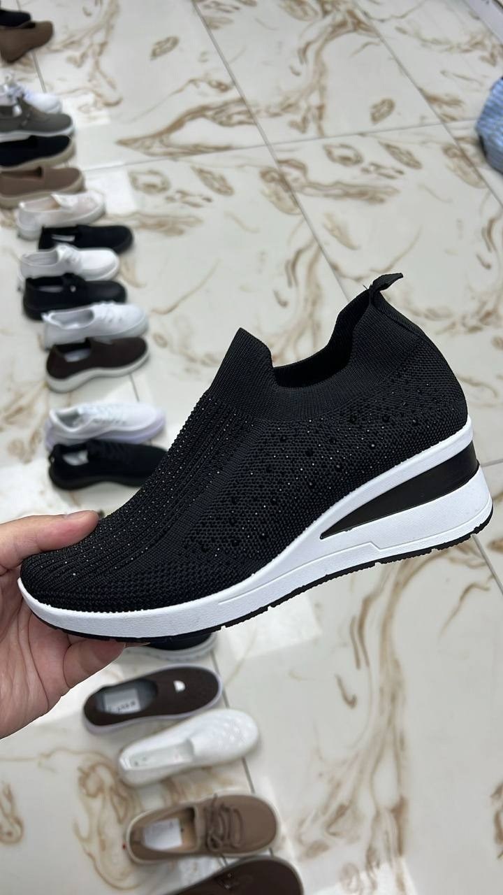 кроссовки женскиe,кроссовки,кроссовки для женщин,спортивная ,кроссовки модные