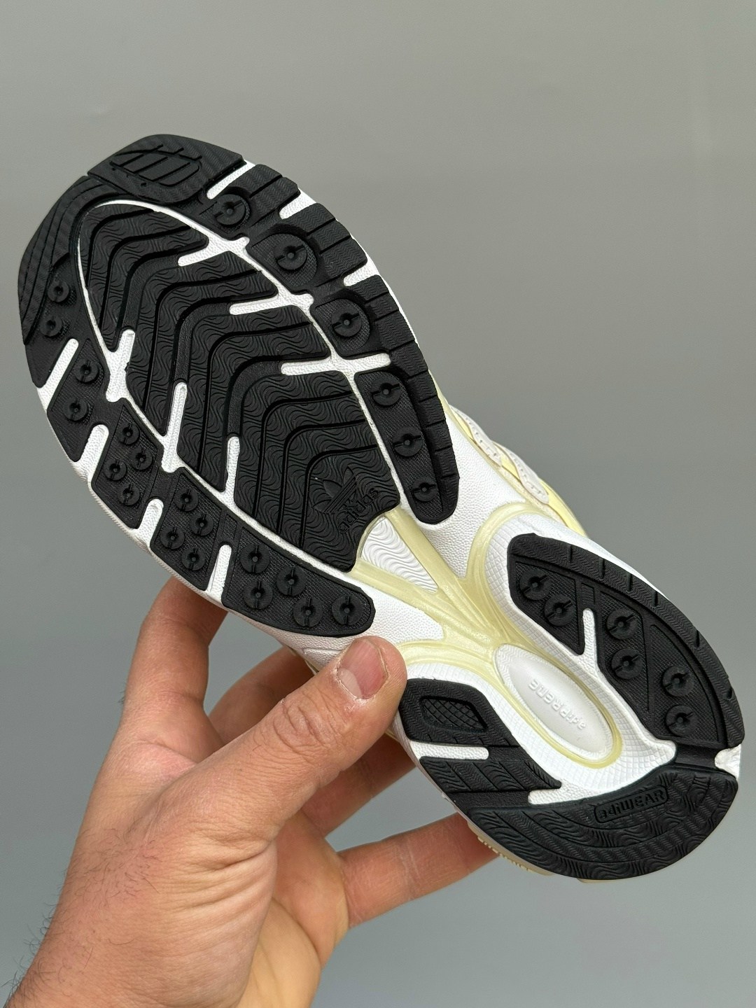 кроссовки adidas,женские кроссовки adidas,кроссовки adidas response cl,кроссовки adidas original,кроссовки adidas response cl crystal white