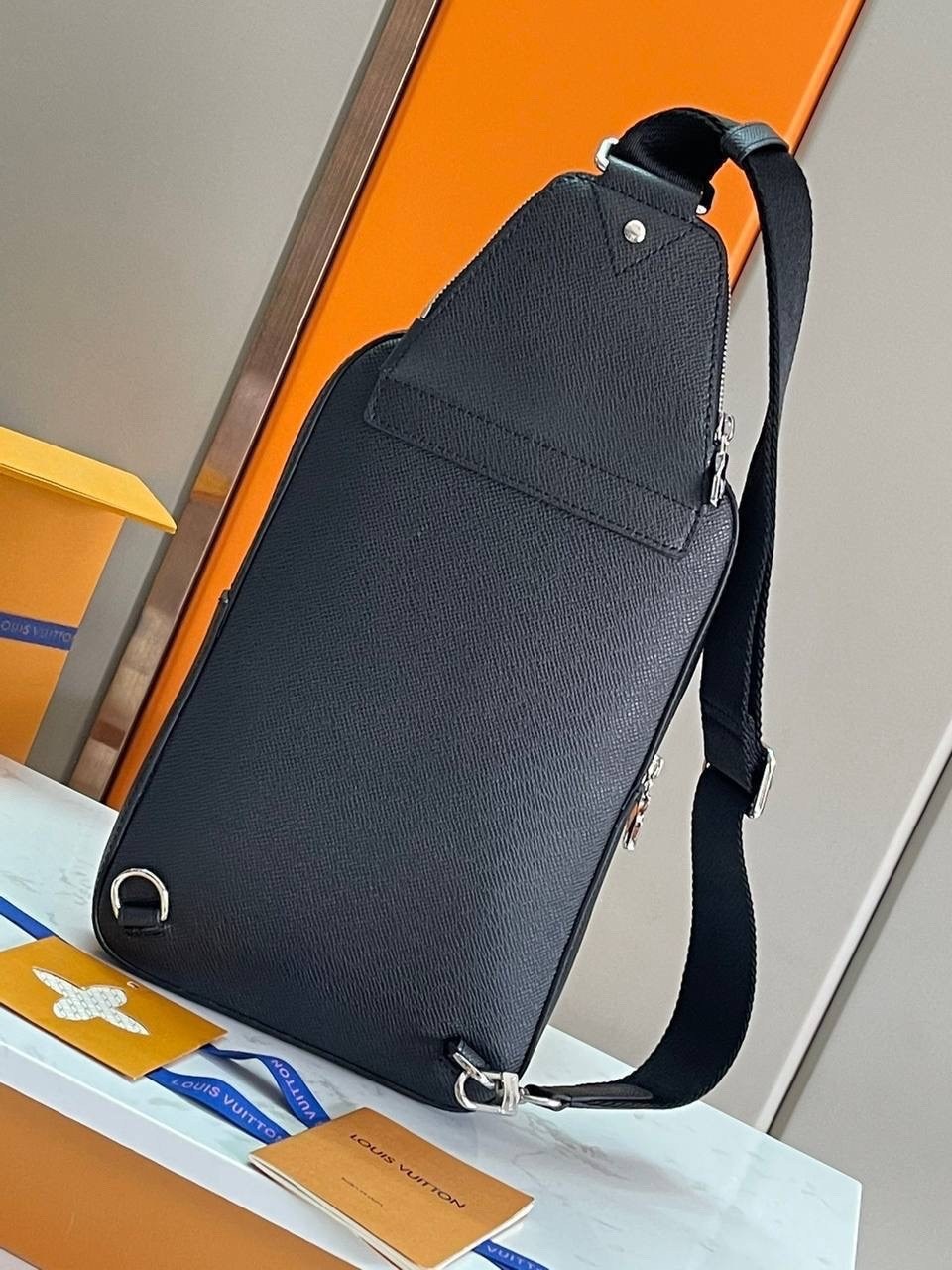 сумка слинг louis vuitton,louis vuitton мужская сумка через плечо,сумка от луи виттон мужские,сумка мужская louis vuitton,сумка-слинг avenue louis vuitton