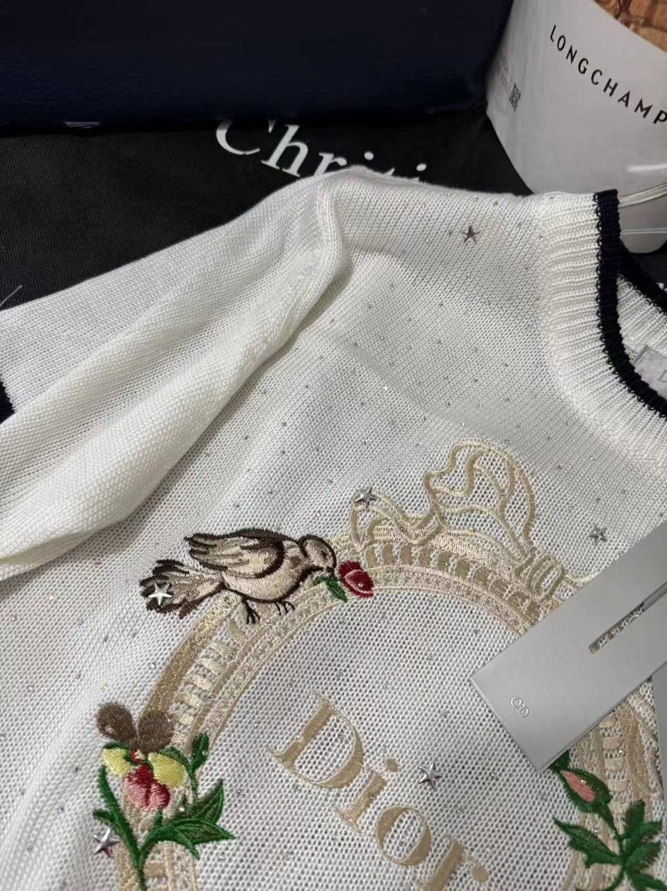 вязаная юбка,юбка с бахромой,футболка с вышивкой,женская футболка,одежда для женщин