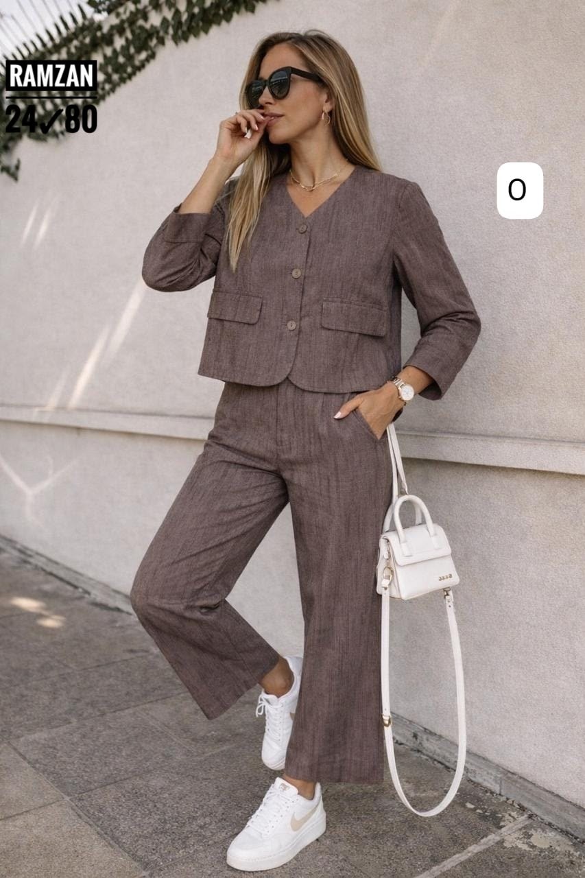 брючный вельветовый костюм с рубашкой,брючный костюм из вельвета женский,вельветовый костюм женский,костюм брючный с рубашкой,костюм брючный повседневный