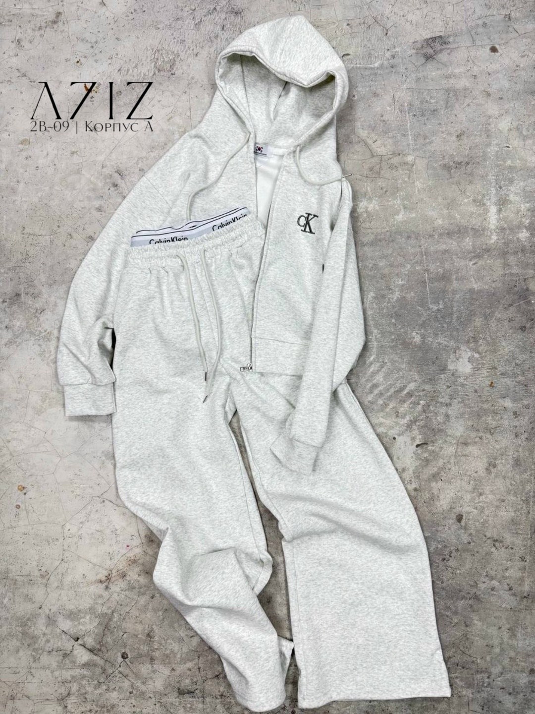 серый спортивный костюм кельвин кляйн,спортивный костюм серый gap,костюм на флисе,костюм спортивный,спортивный костюм женский