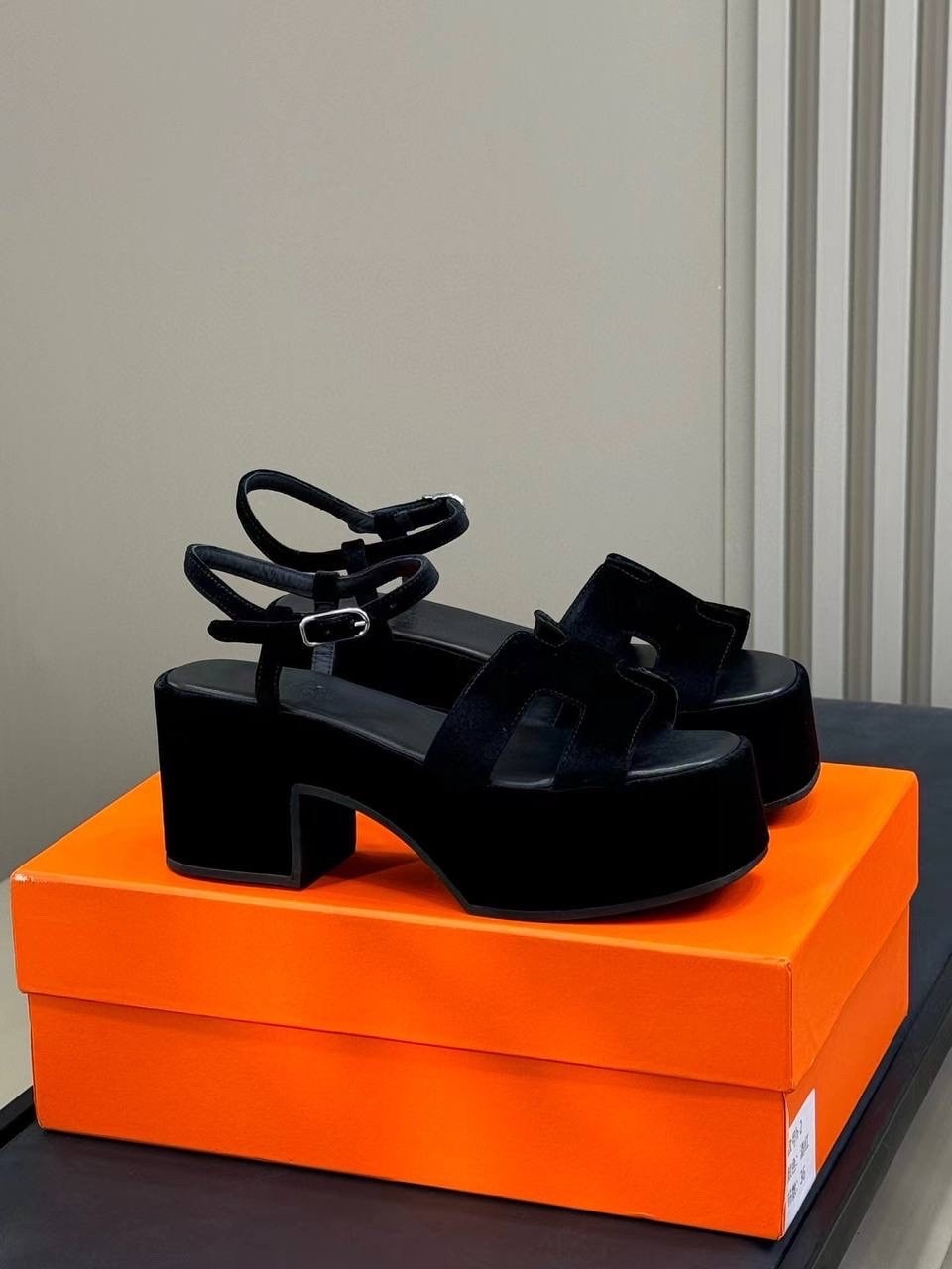 черные босоножки,босоножки на каблуках,босоножки на платформе,женские босоножки,босоножки на каблуке платформа