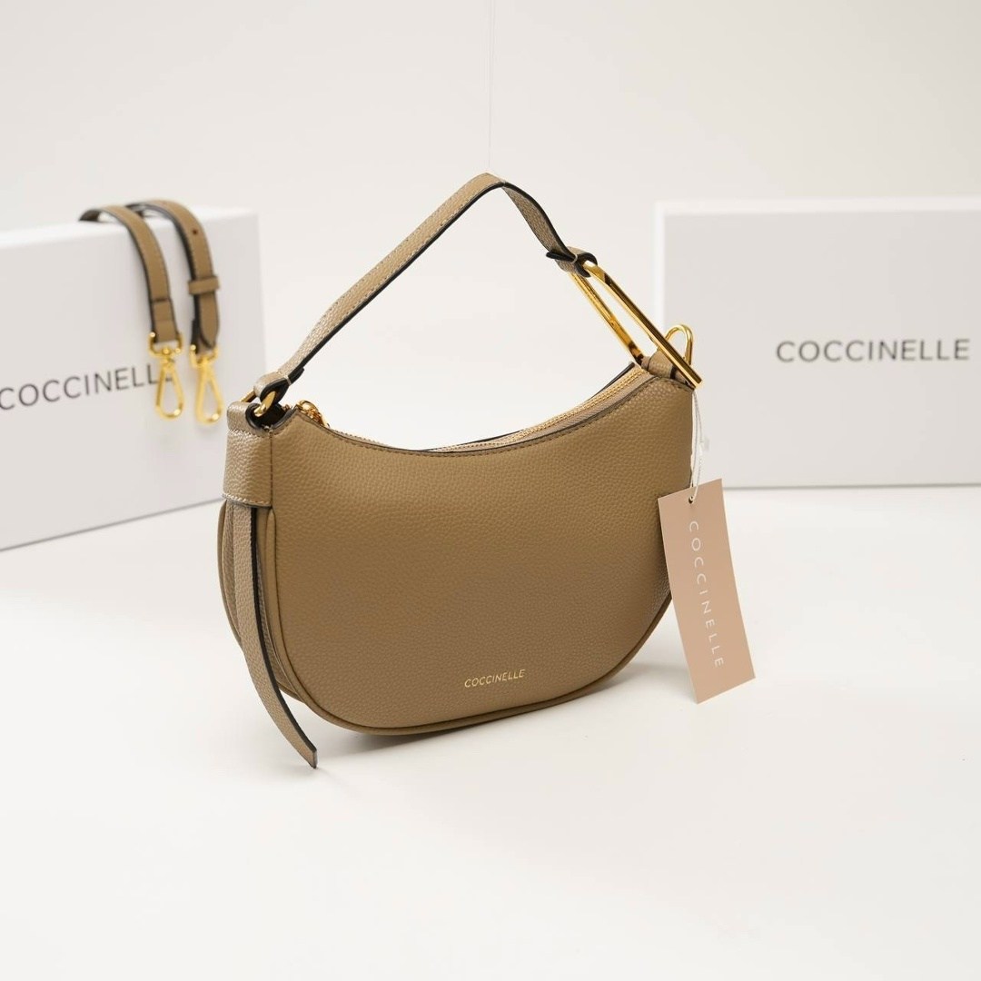 coccinelle сумка на плечо priscilla черный,сумка coccinelle,coccinelle сумка через плечо whisper черный,сумка через плечо coccinelle c-easy small цвет noir,сумка женская coccinelle