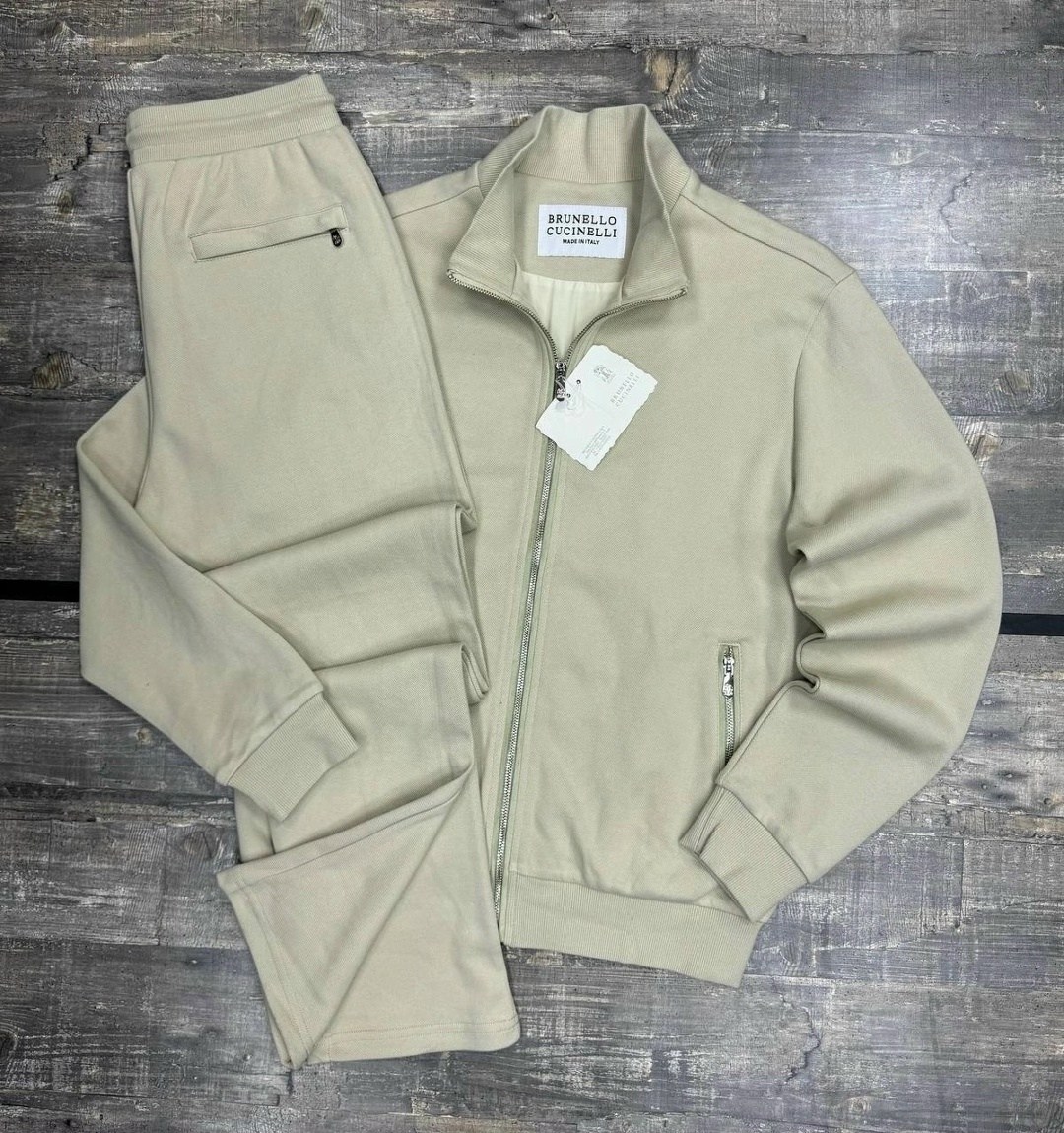 костюм спортивный,костюм спортивный мужской,спортивный костюм brunello cucinelli,костюм бежевый,мужская мода