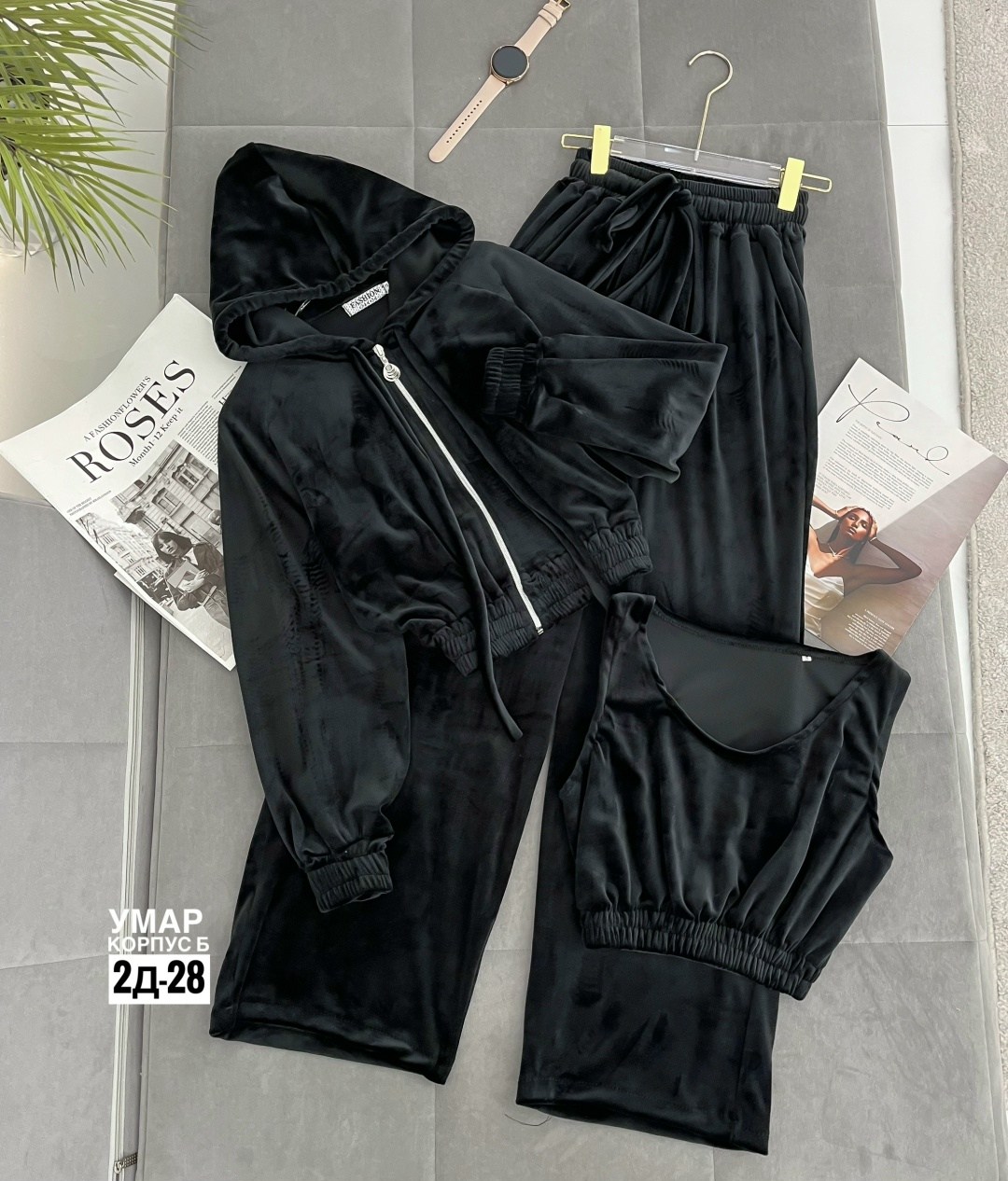 спортивный костюм велюровый,велюровый костюм,велюровый костюм женский,костюм женский тройка,костюм велюровый тройка