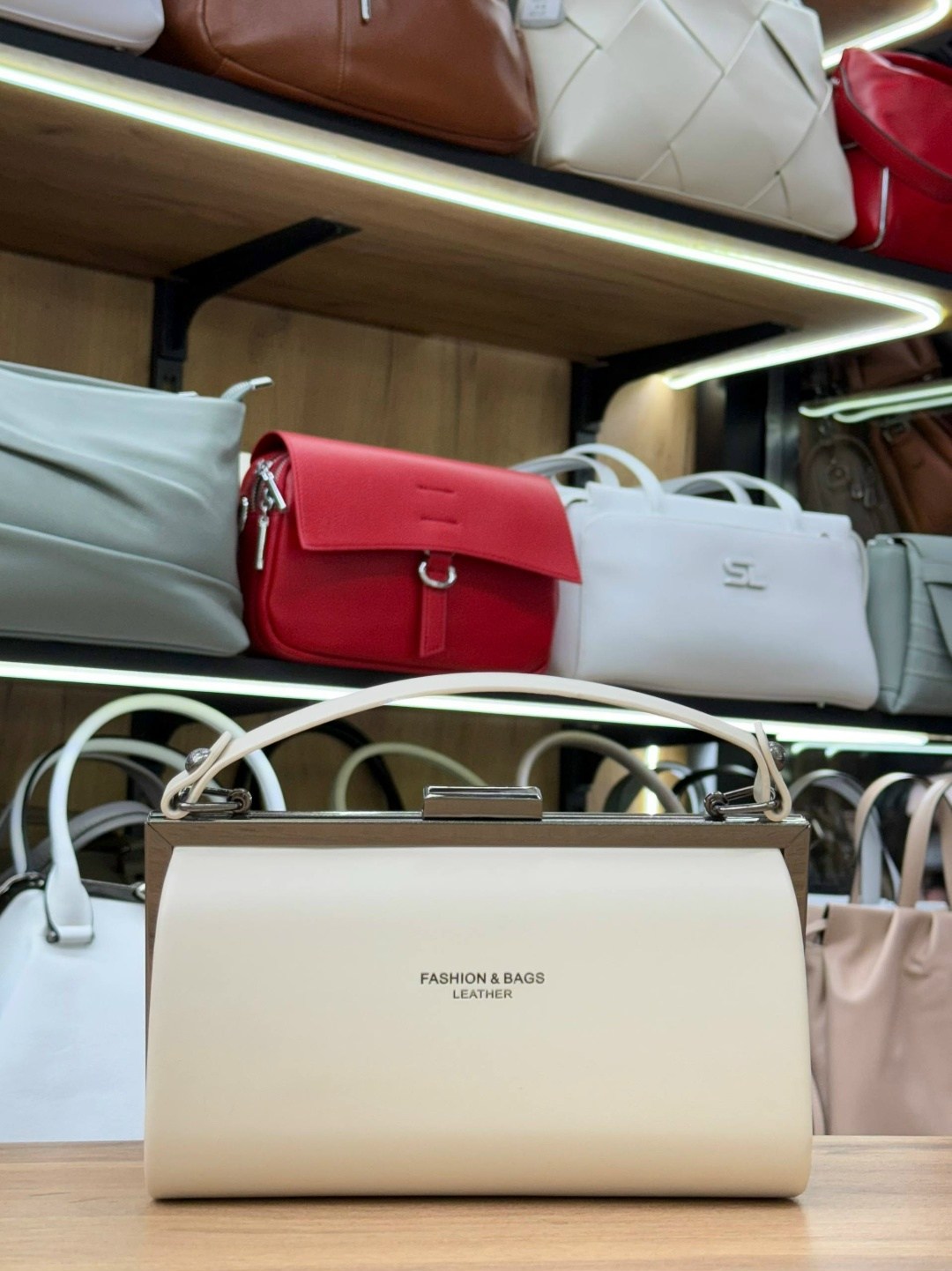 сумка,сумки женская,модная сумка,сумочка,белая сумка