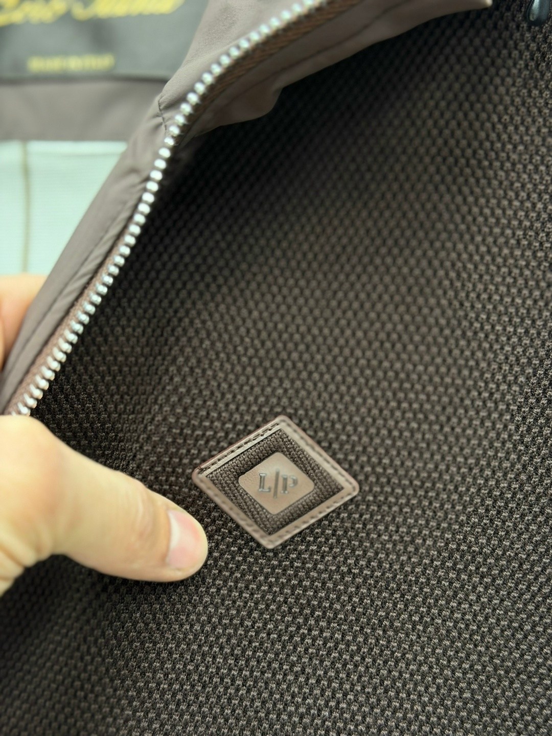 кашемировая куртка loro piana с капюшоном коричневая,кашемировая куртка мужская loro piana,кашемировая куртка loro piana с капюшоном,куртка loro piana,куртка мужская loro piana