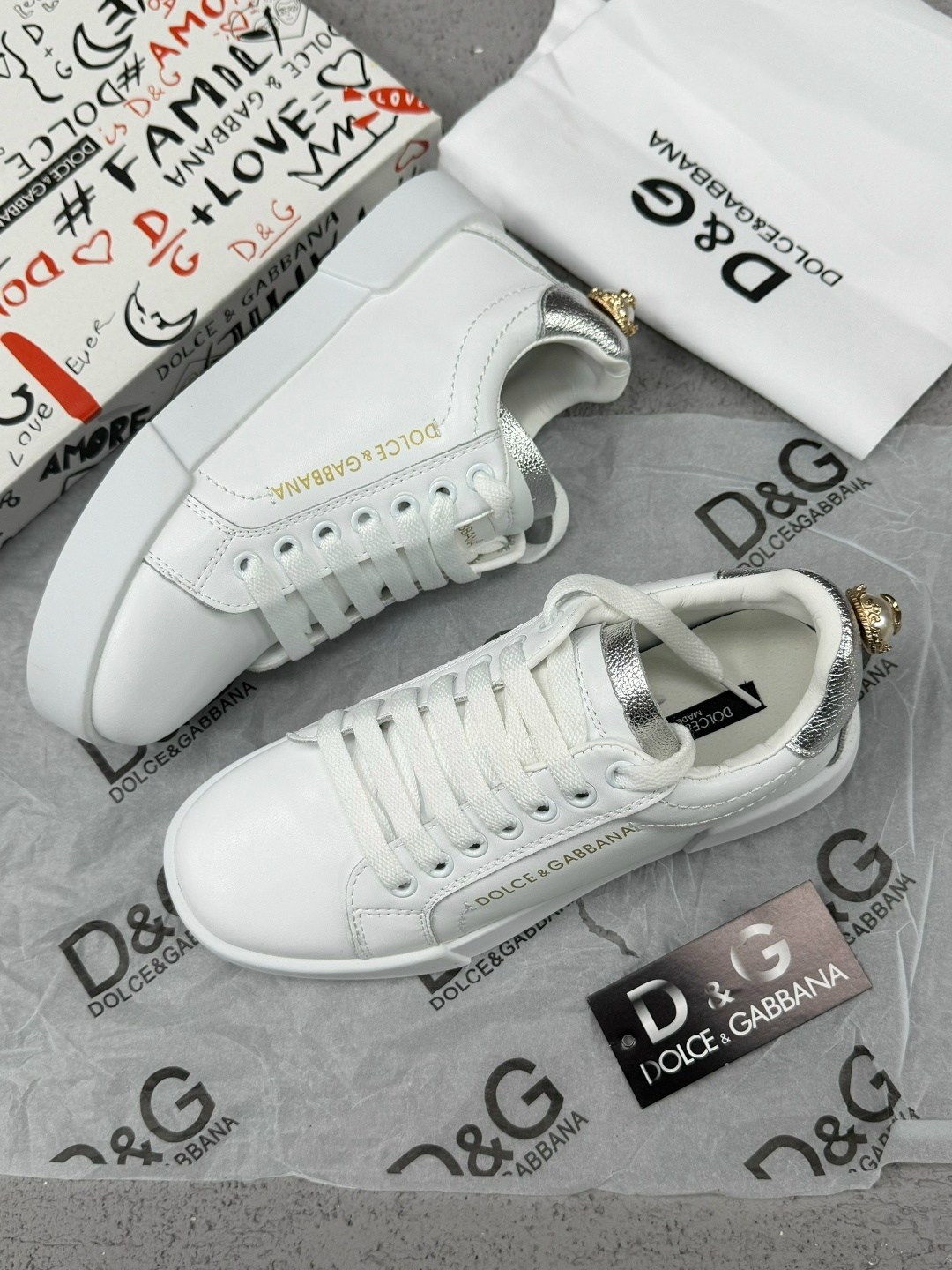 кожаные кроссовки белого цвета dolce & gabbana portofino,кроссовки дольче габбана женские белые,кроссовки dolce & gabbana,дольче габбана кроссовки женские оригинал,кеды дольче габбана мужские белые