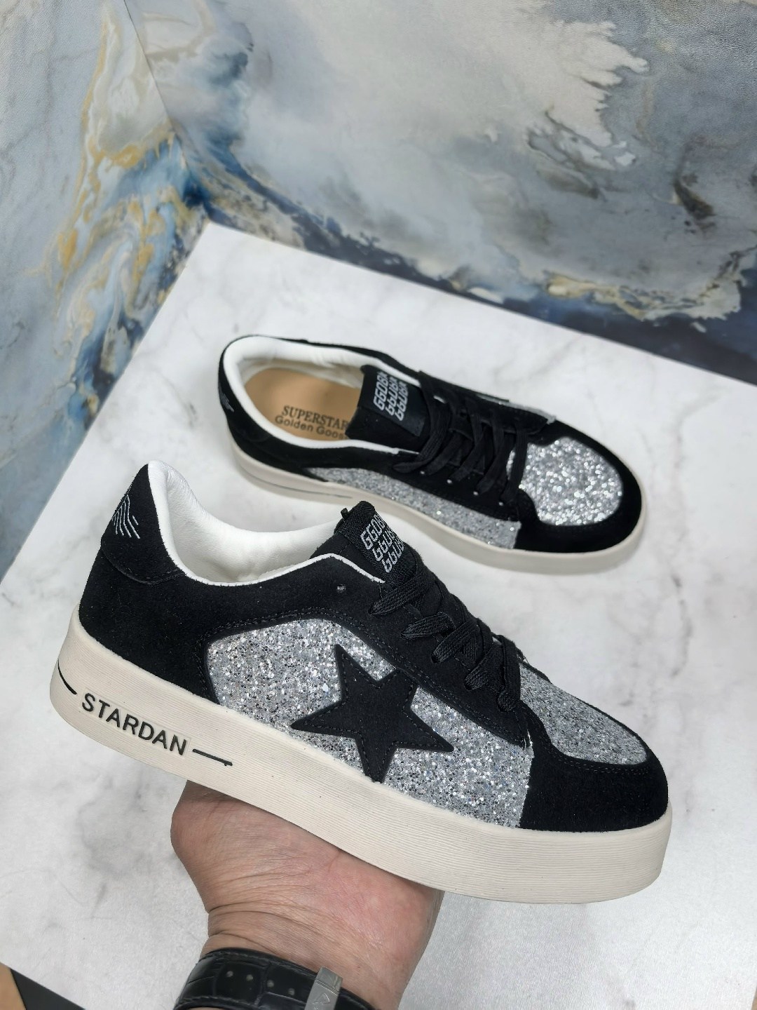 ,кроссовки golden goose с пайетками на платформе,golden goose кеды hi star с блестками белый, женская,кеды super-star с блестками golden goose черный