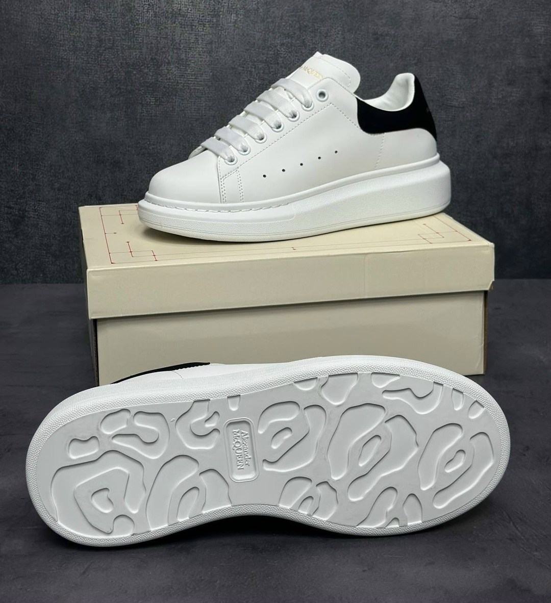 кроссовки alexander mcqueen,alexander mcqueen кеды,alexander mcqueen кроссовки женские,alexander mcqueen кроссовки мужские белые,