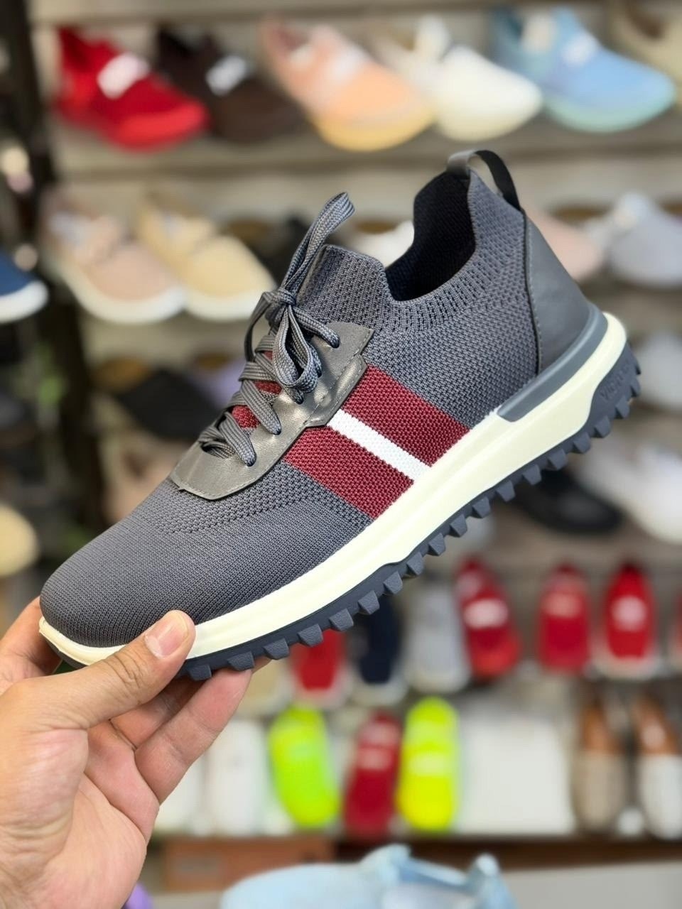 ,женские кроссовки,повседневные кроссовки,кроссовки для женщин,спортивный