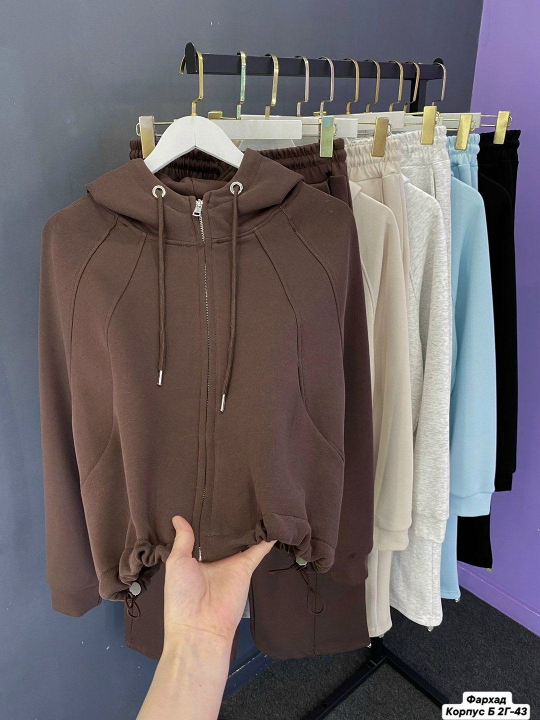 костюм трикотажный,костюм спортивный,костюм с брюками,женский костюм,костюм белый