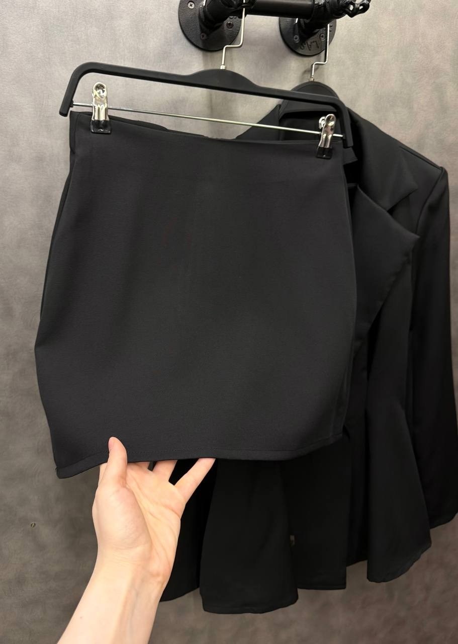 женские костюмы,элегантные костюмы,костюм с юбкой,костюм классический,трендовый костюм укороченный пиджак и юбка мини