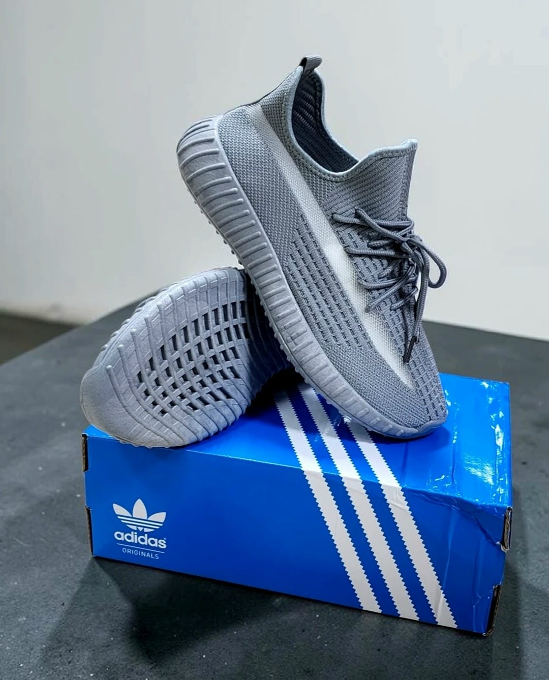 кроссовки,кроссовки изи,кроссовки изики,женские кроссовки,дышащие кроссовки