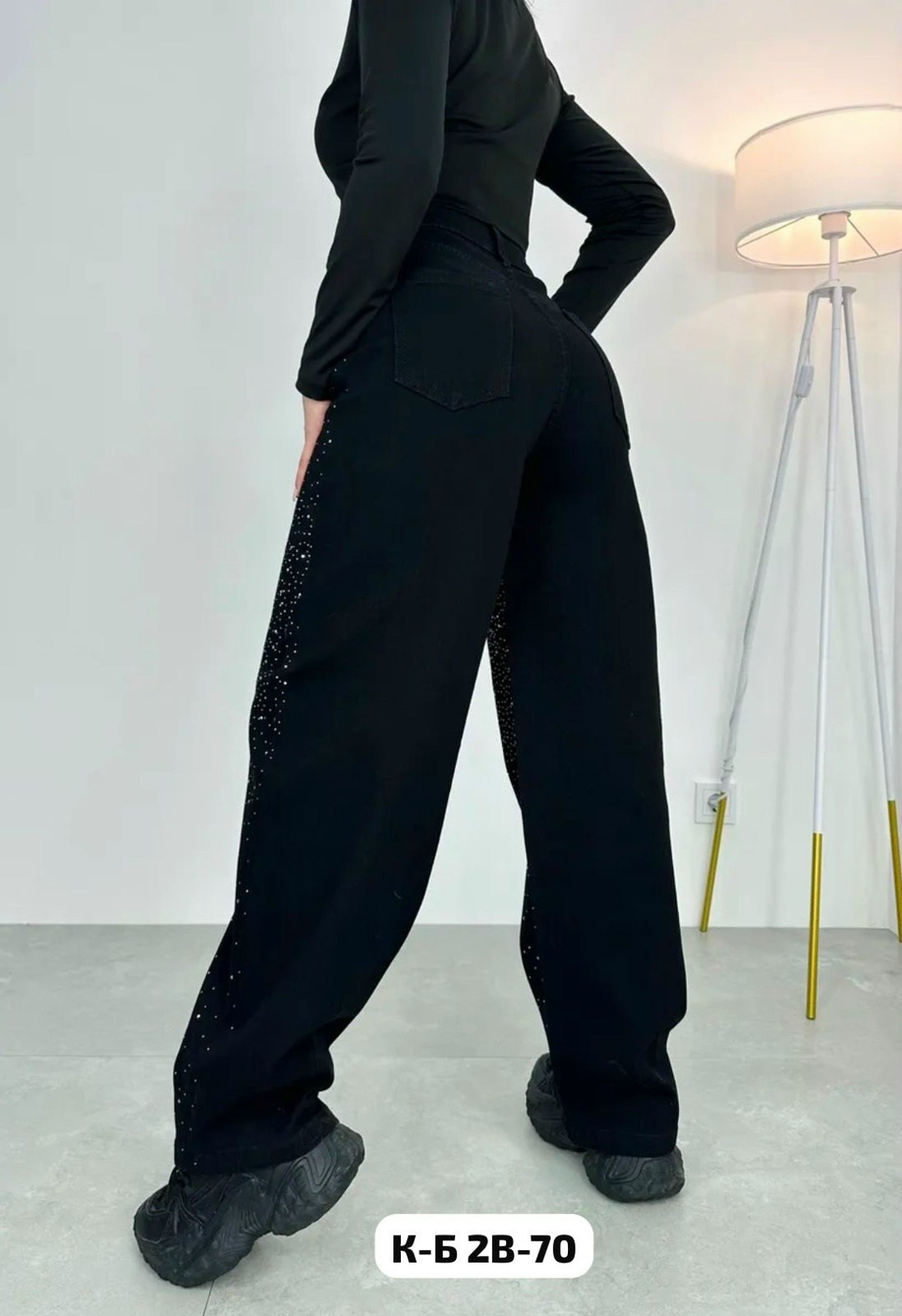 джинсы со стразами,черные широкие джинсы со стразами,джинсы широкие со стразами,джинсы прямые со стразами черные le o 222675248,джинсы палаццо со стразами