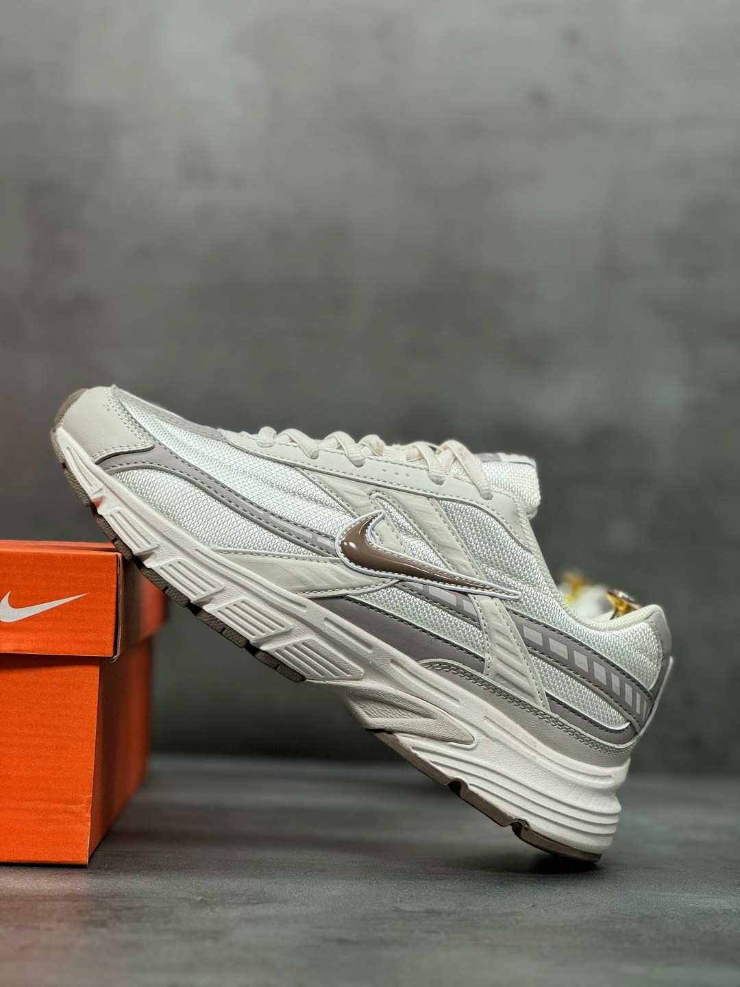 кроссовки wmns initiator ib4339 nike бежевый,кроссовки nike initiator,кроссовки nike,кроссовки,женские беговые кроссовки nike initiator