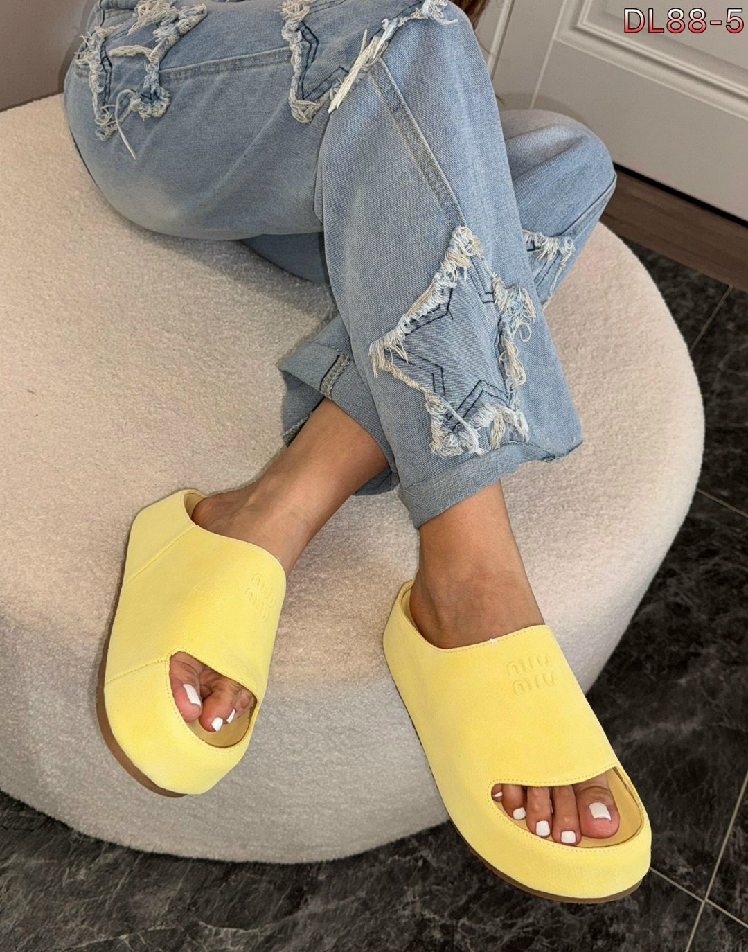 ,шлепанцы miu miu,мюли miu miu,женские шлепанцы,шлепки модные